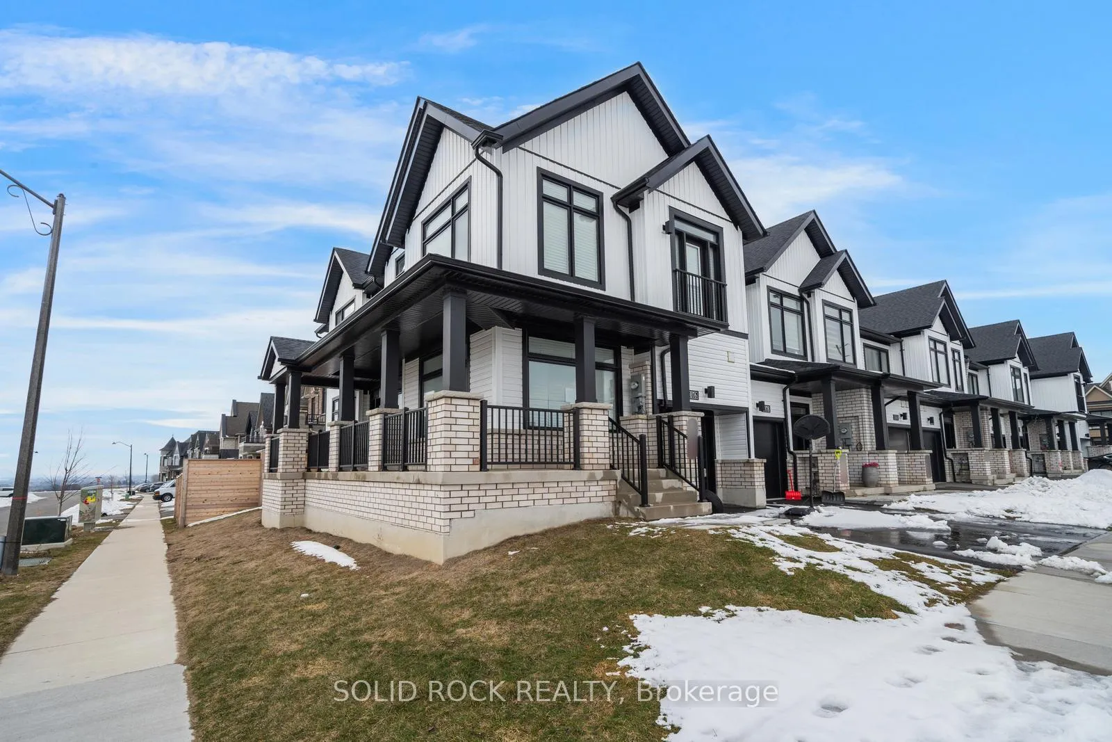 Photo 2 of 1076 Thompson Drive, Oshawa, Kedron — HOMEH