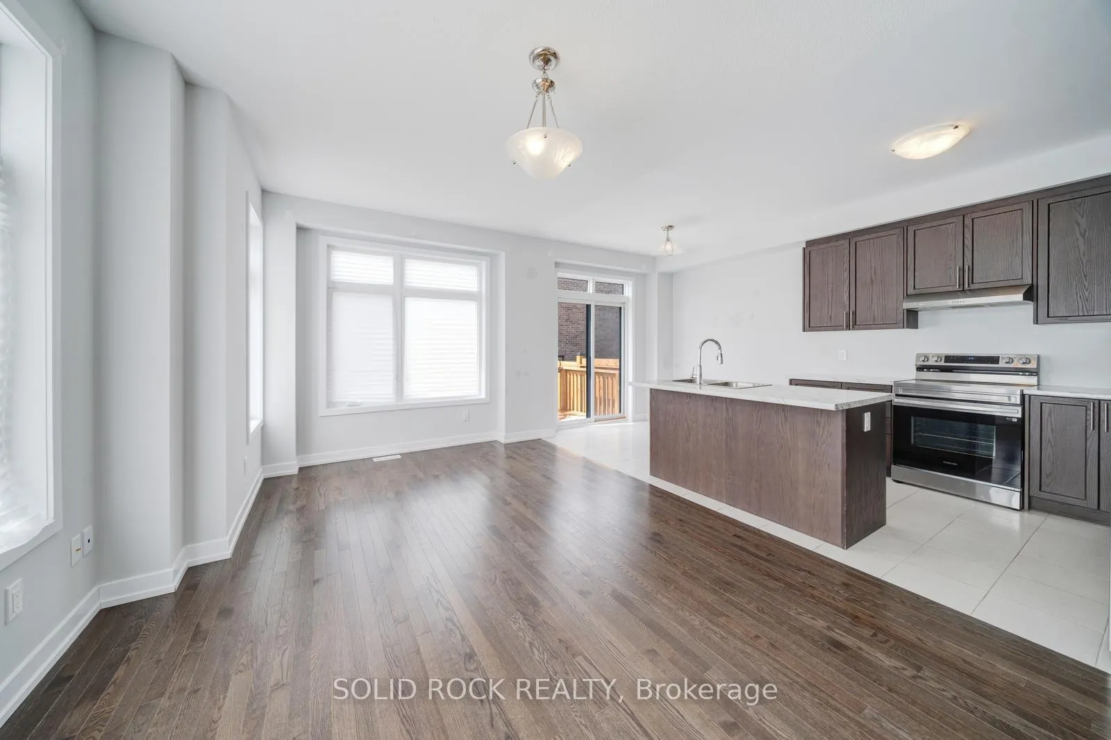 Photo 8 of 1076 Thompson Drive, Oshawa, Kedron — HOMEH