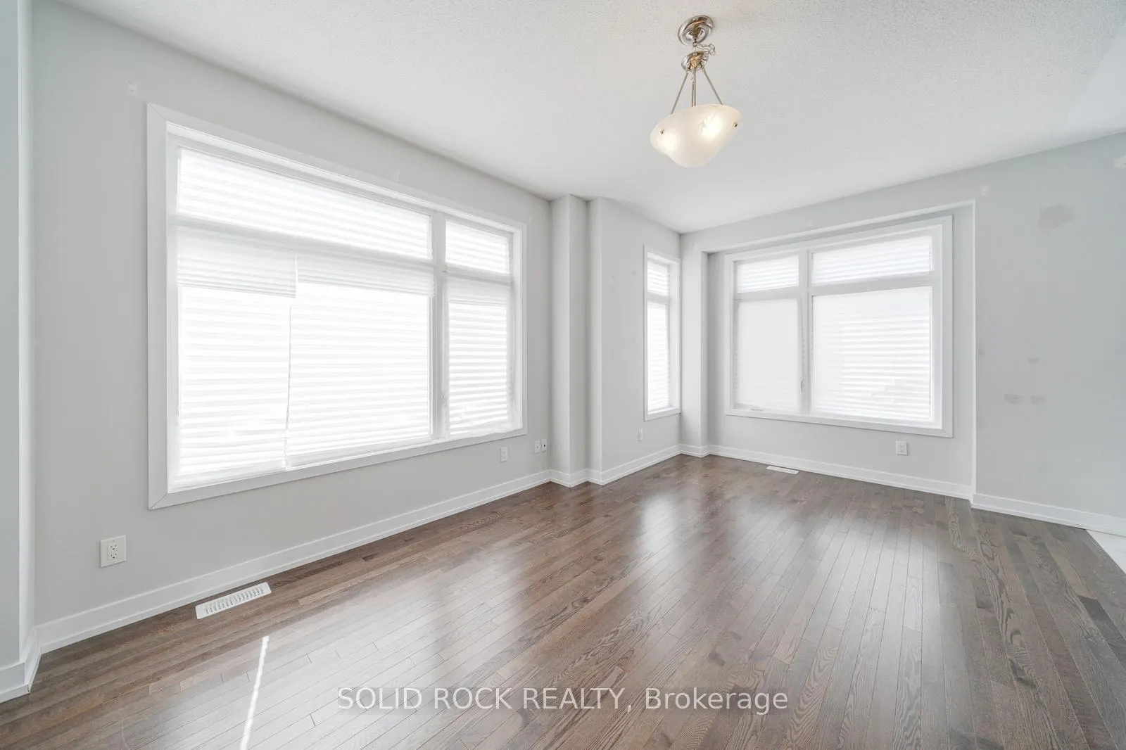 Photo 9 of 1076 Thompson Drive, Oshawa, Kedron — HOMEH