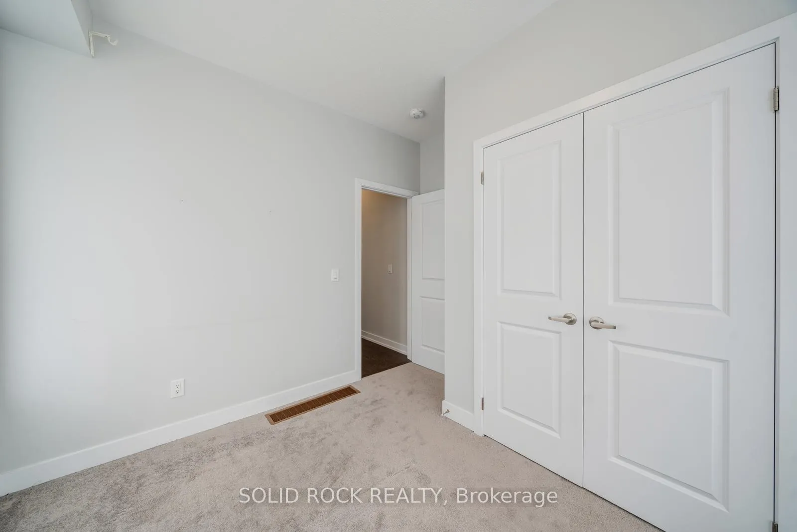 Photo 17 of 1076 Thompson Drive, Oshawa, Kedron — HOMEH