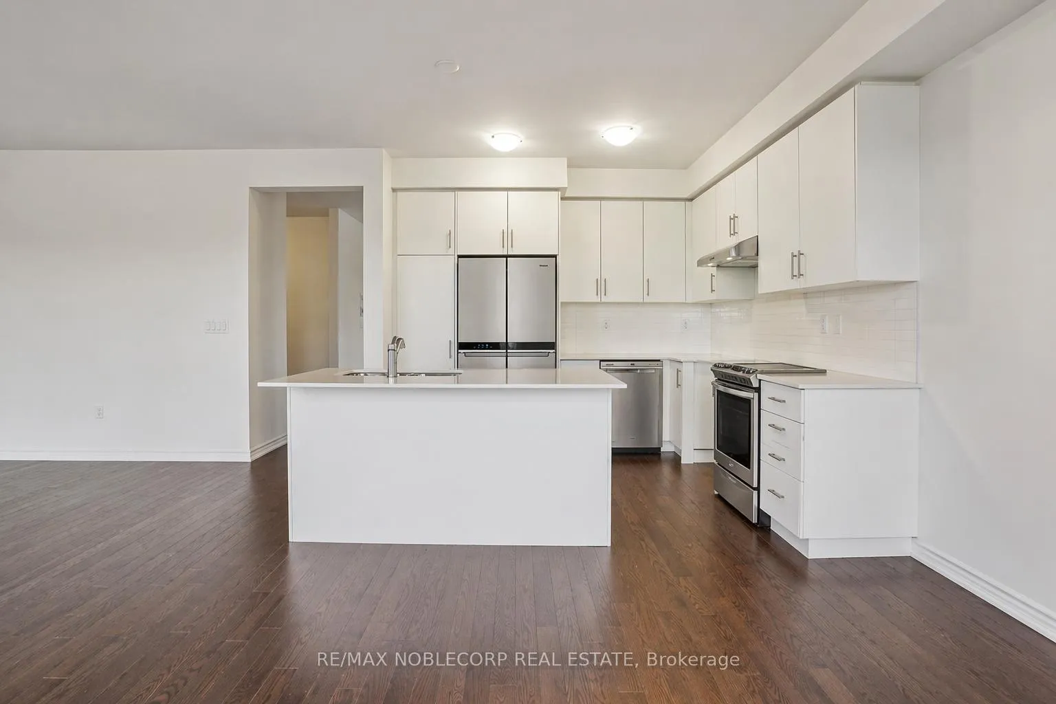 Photo 13 of 259 Madelaine Drive, Barrie, Rural Barrie Southeast — HOMEH