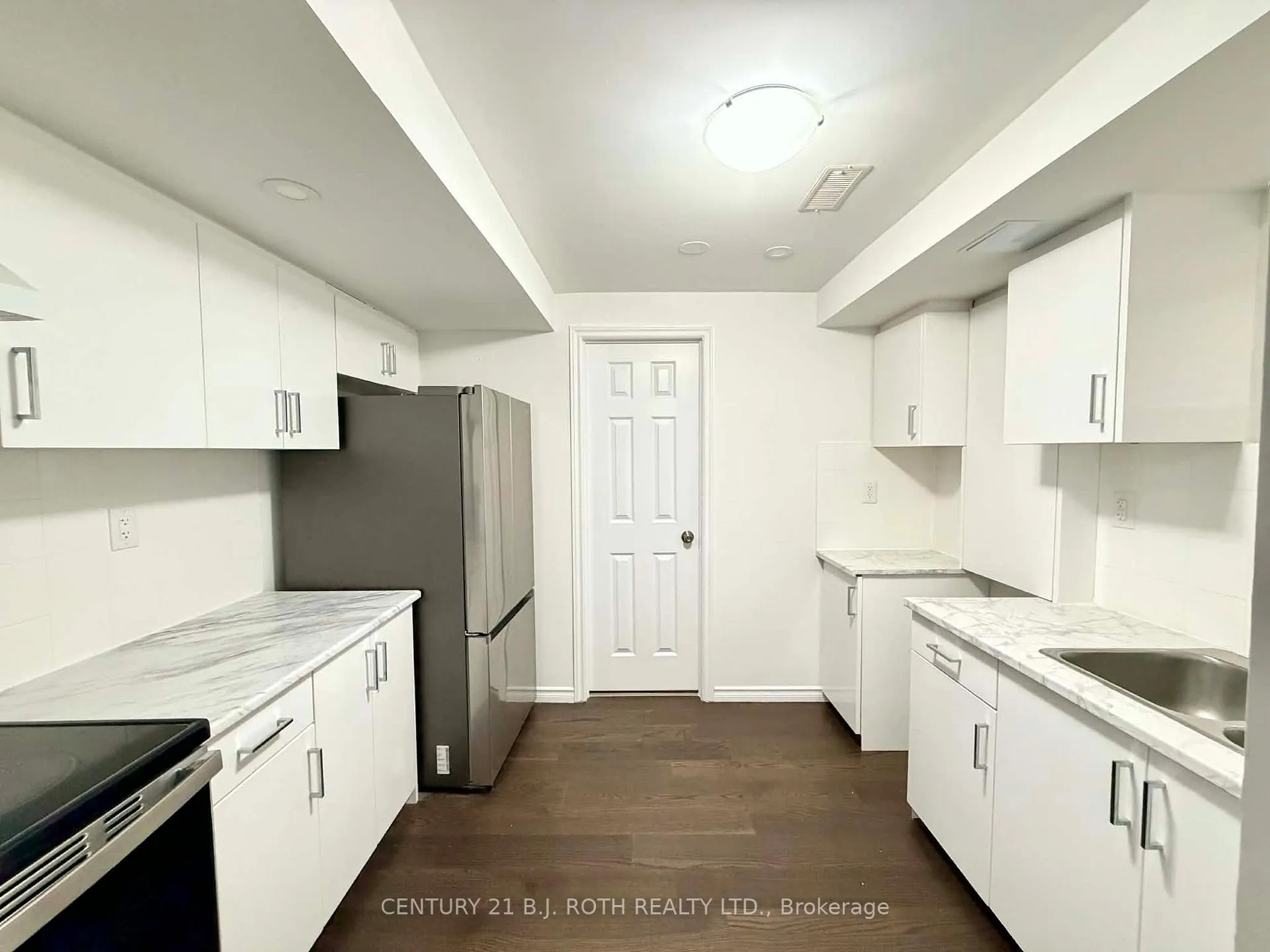 Photo 4 of Unit Lower, 90 Pappain Crescent, Brampton, Snelgrove — HOMEH