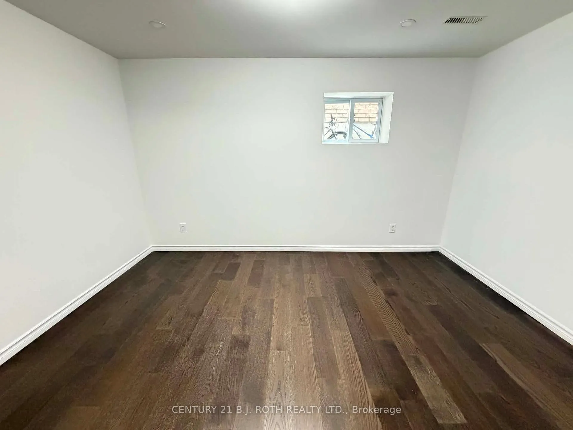 Photo 7 of Unit Lower, 90 Pappain Crescent, Brampton, Snelgrove — HOMEH