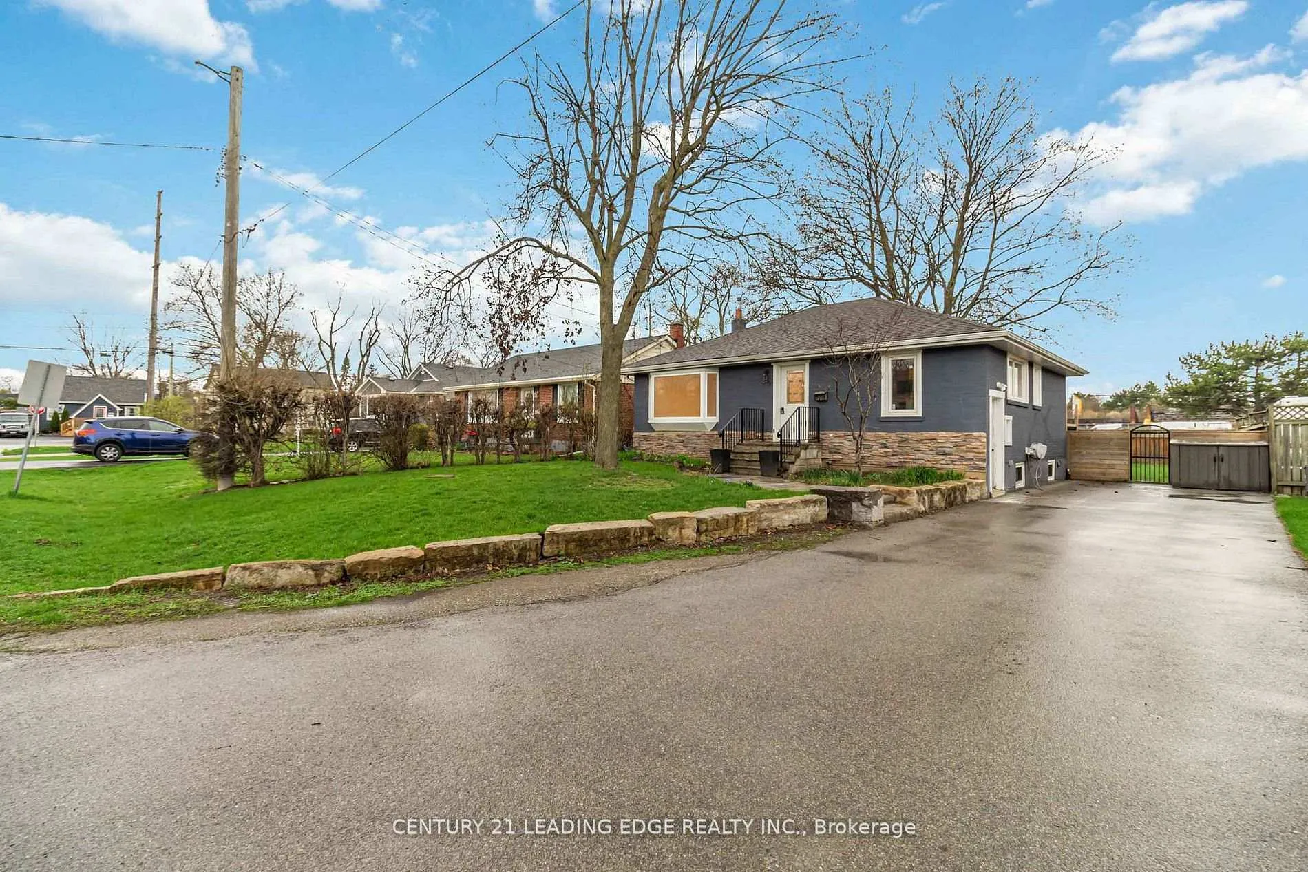 Photo 2 of 623 Wickens Avenue, Burlington, LaSalle — HOMEH
