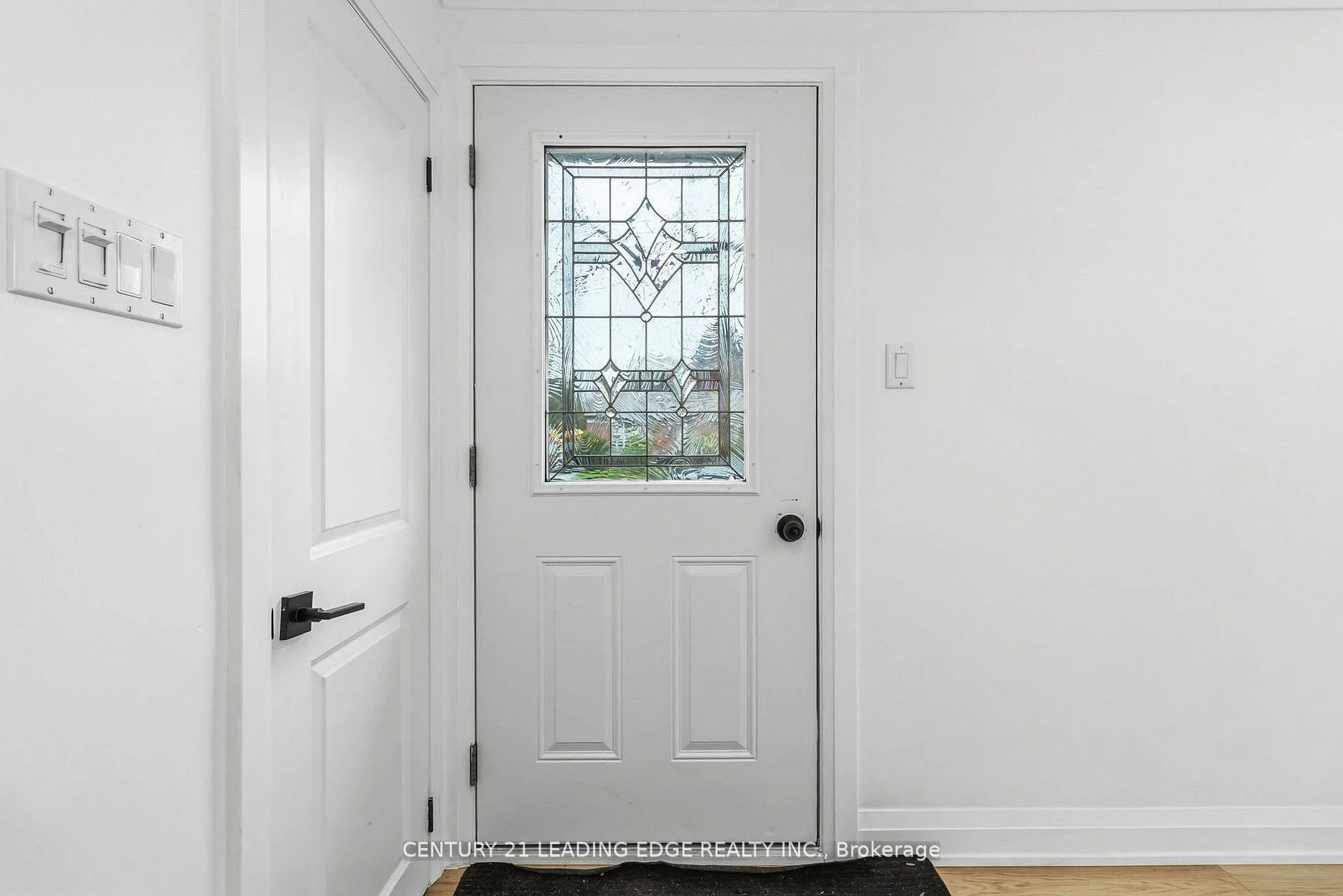 Photo 4 of 623 Wickens Avenue, Burlington, LaSalle — HOMEH