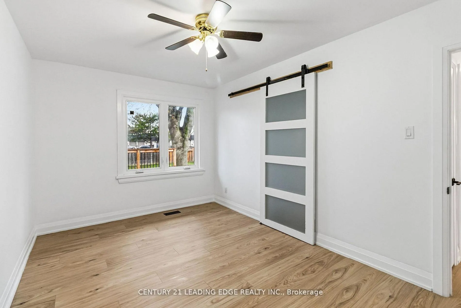 Photo 9 of 623 Wickens Avenue, Burlington, LaSalle — HOMEH