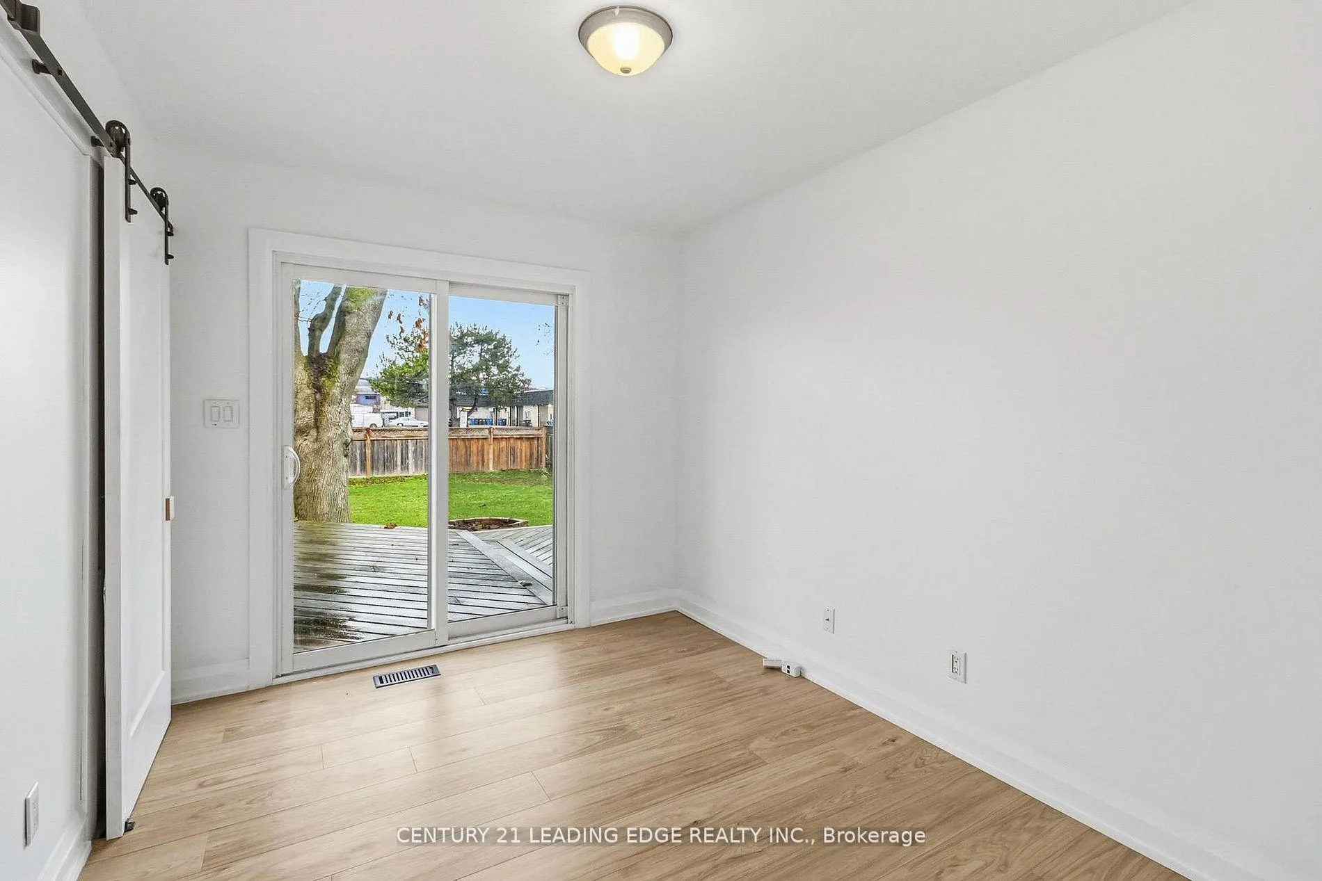 Photo 12 of 623 Wickens Avenue, Burlington, LaSalle — HOMEH