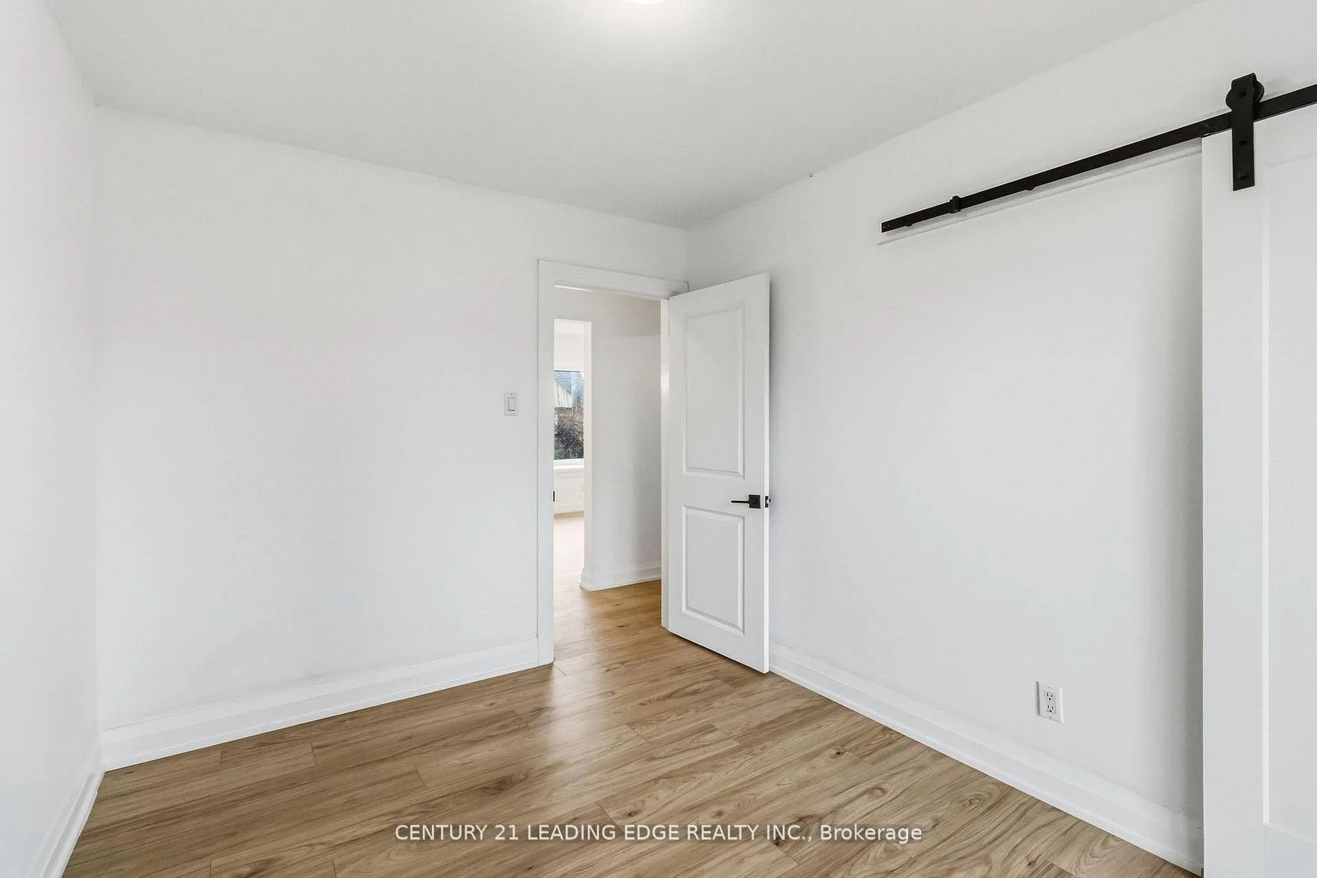 Photo 14 of 623 Wickens Avenue, Burlington, LaSalle — HOMEH