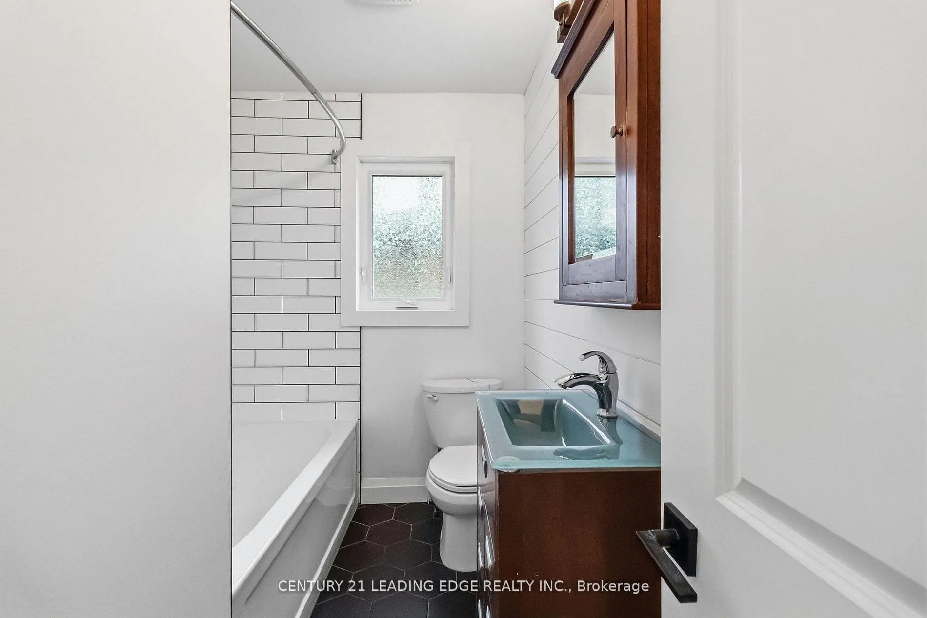 Photo 23 of 623 Wickens Avenue, Burlington, LaSalle — HOMEH