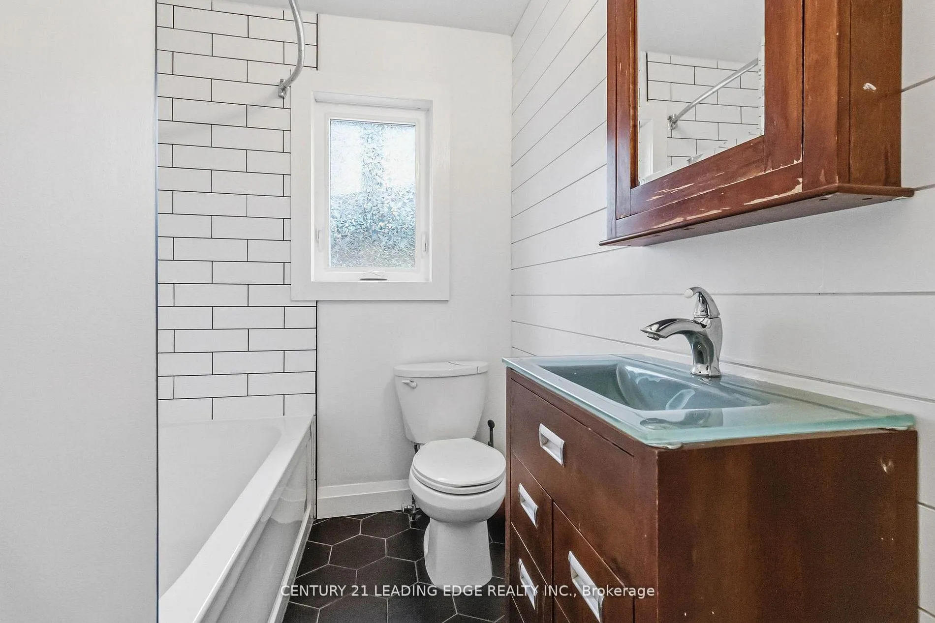 Photo 24 of 623 Wickens Avenue, Burlington, LaSalle — HOMEH