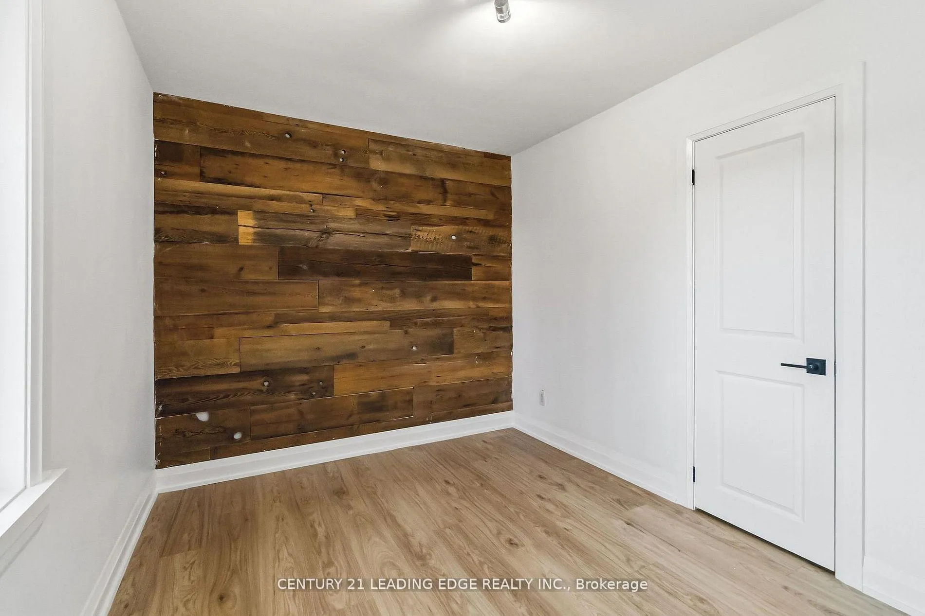 Photo 27 of 623 Wickens Avenue, Burlington, LaSalle — HOMEH