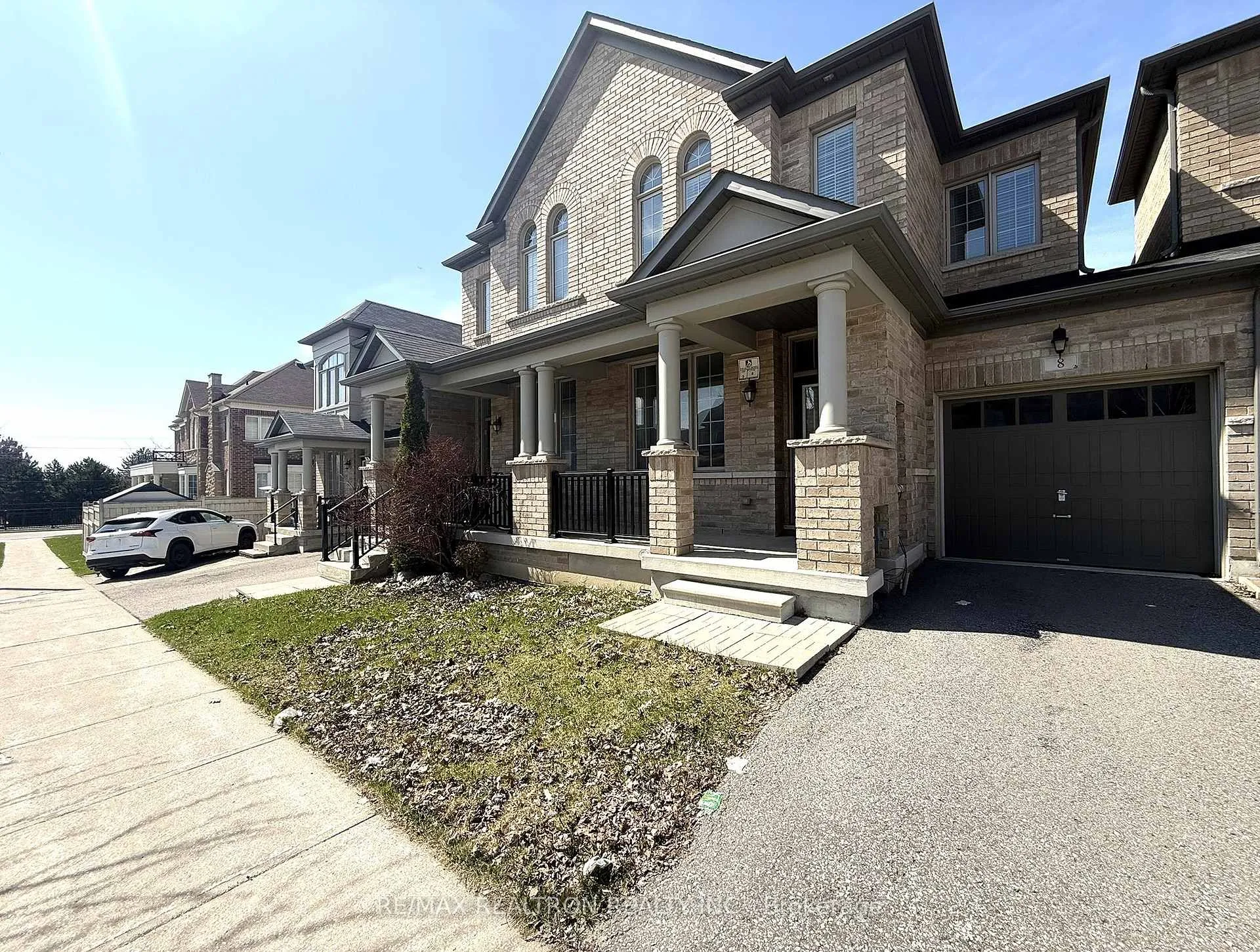 Photo 2 of 8 James Glover Drive, Markham, Berczy — HOMEH