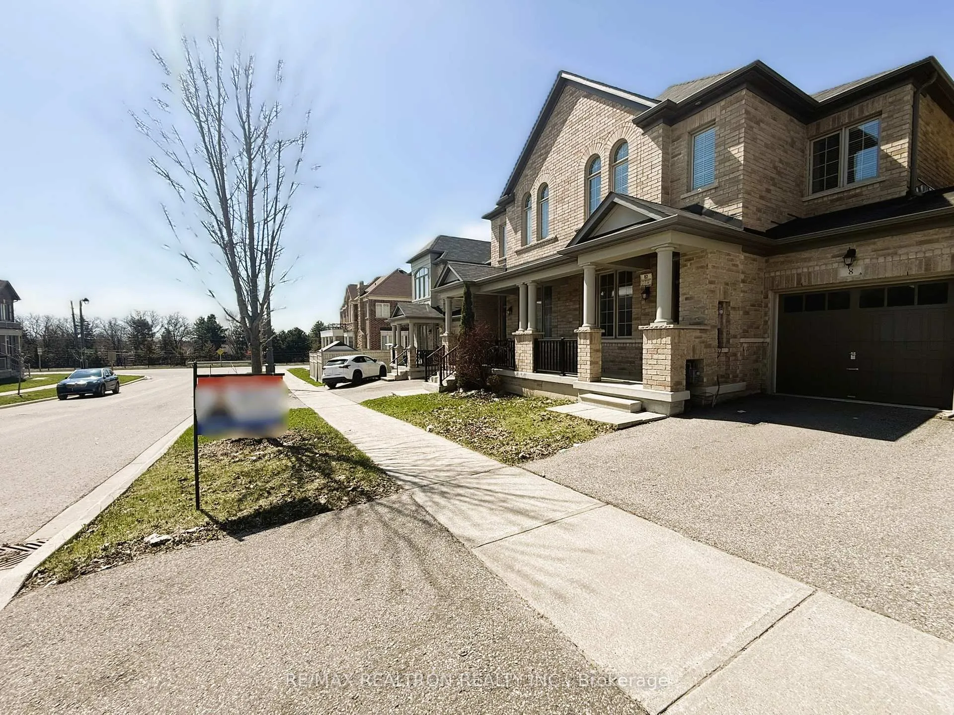 Photo 3 of 8 James Glover Drive, Markham, Berczy — HOMEH