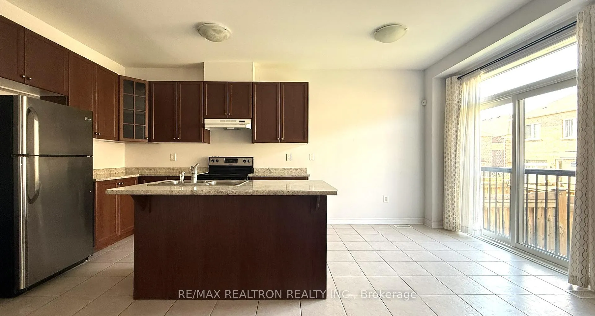 Photo 14 of 8 James Glover Drive, Markham, Berczy — HOMEH