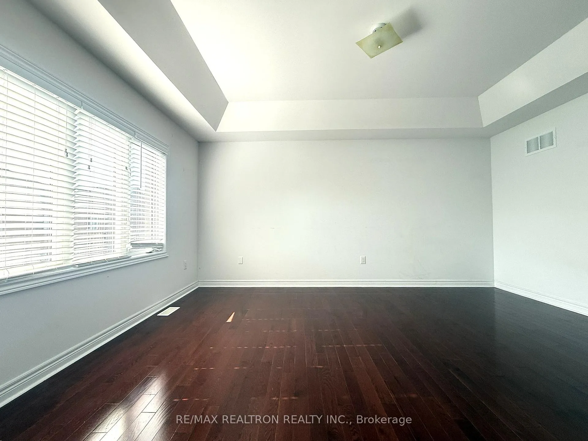 Photo 19 of 8 James Glover Drive, Markham, Berczy — HOMEH