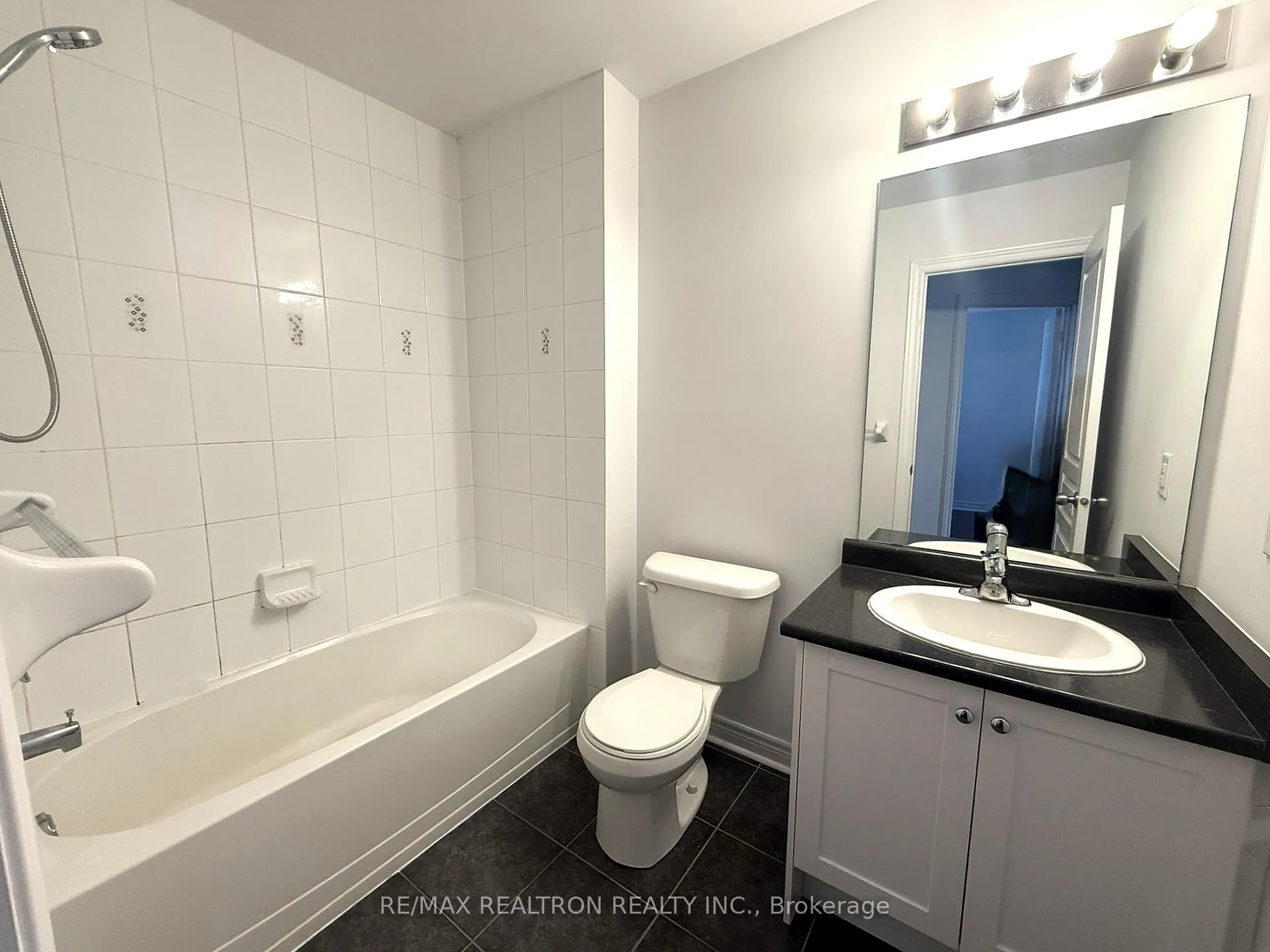 Photo 28 of 8 James Glover Drive, Markham, Berczy — HOMEH