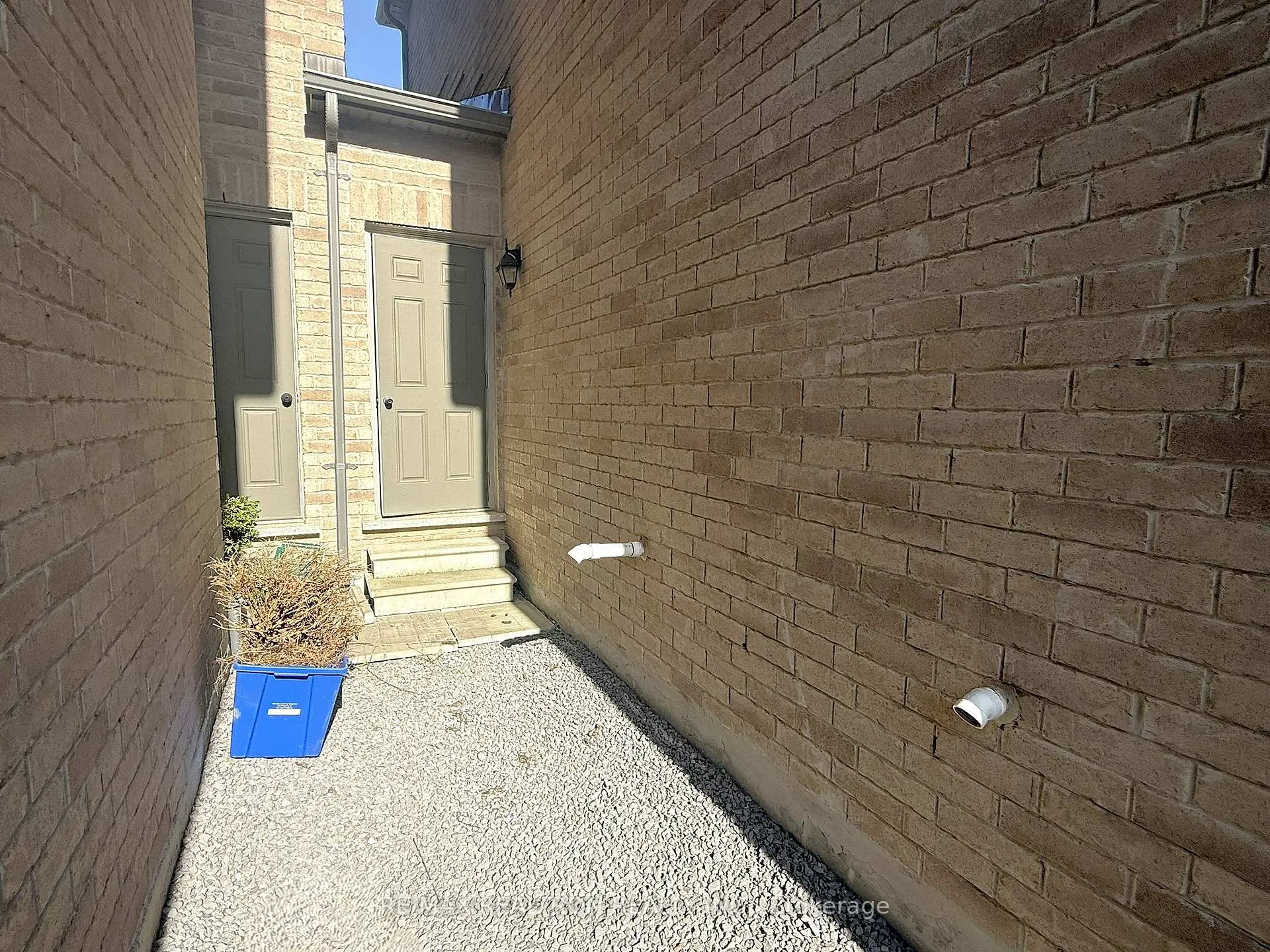 Photo 33 of 8 James Glover Drive, Markham, Berczy — HOMEH