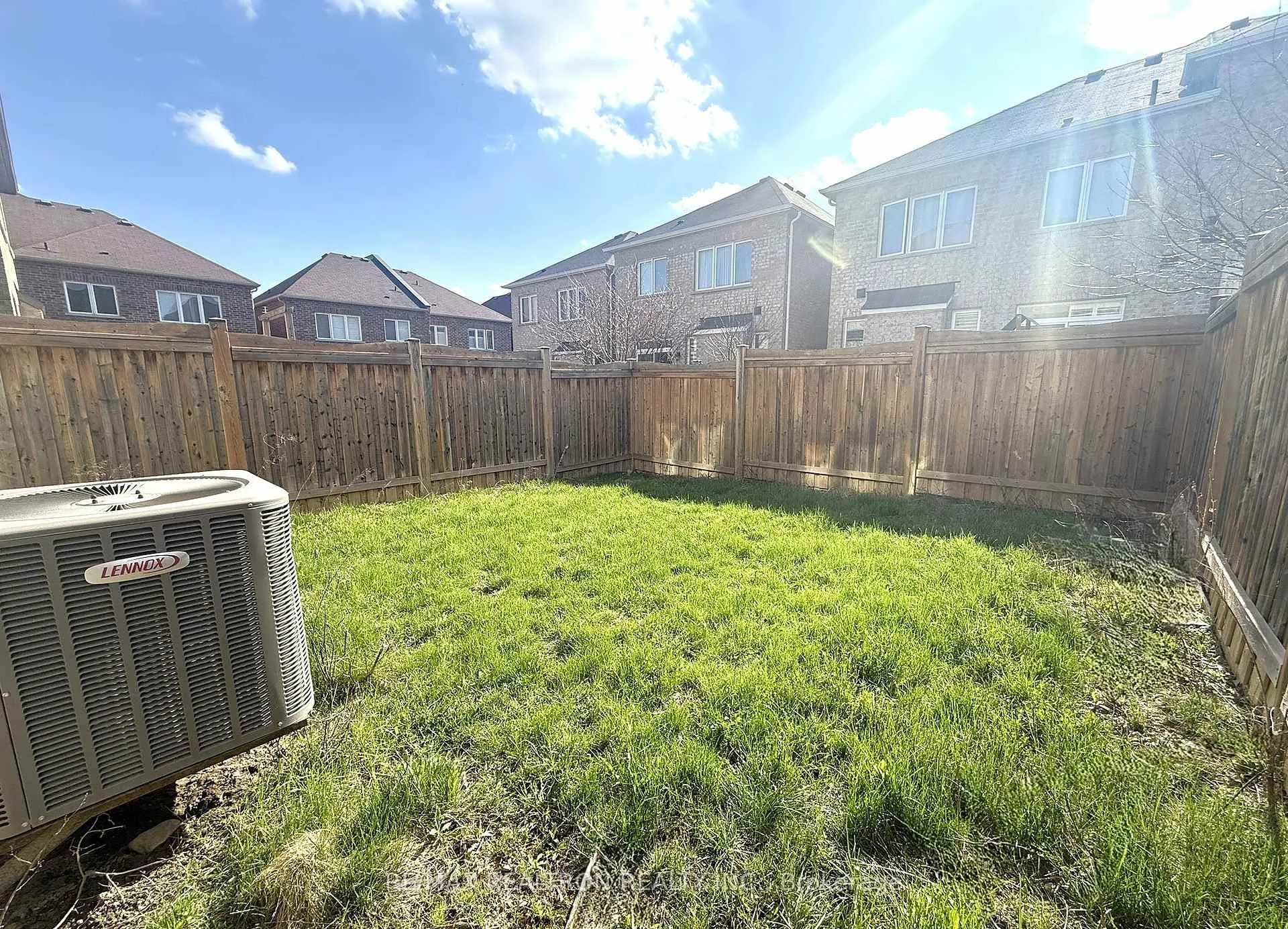 Photo 34 of 8 James Glover Drive, Markham, Berczy — HOMEH