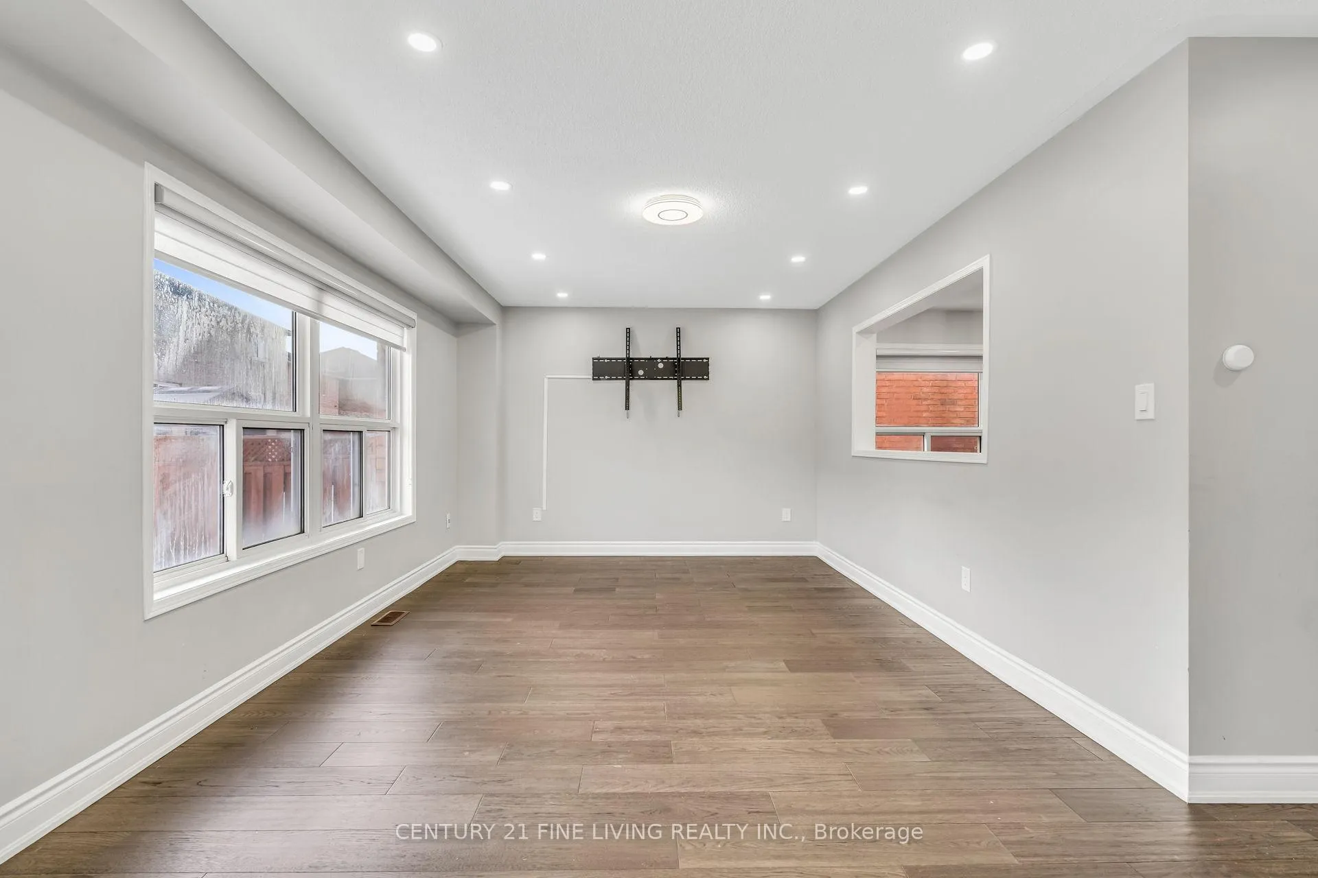 Photo 12 of 20 Edenvalley Road, Brampton, Fletcher's Meadow — HOMEH