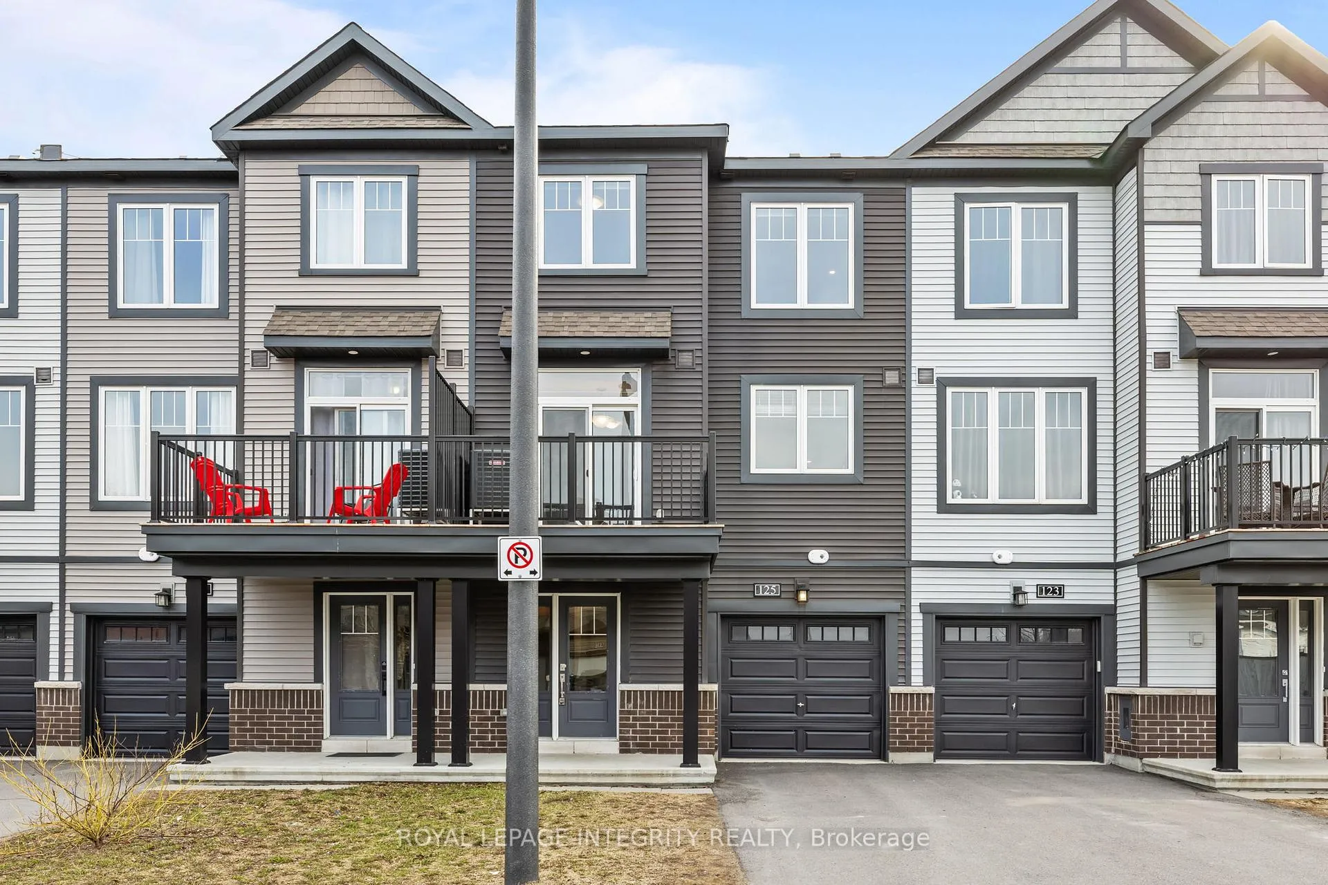 Front of 125 Attwell Private