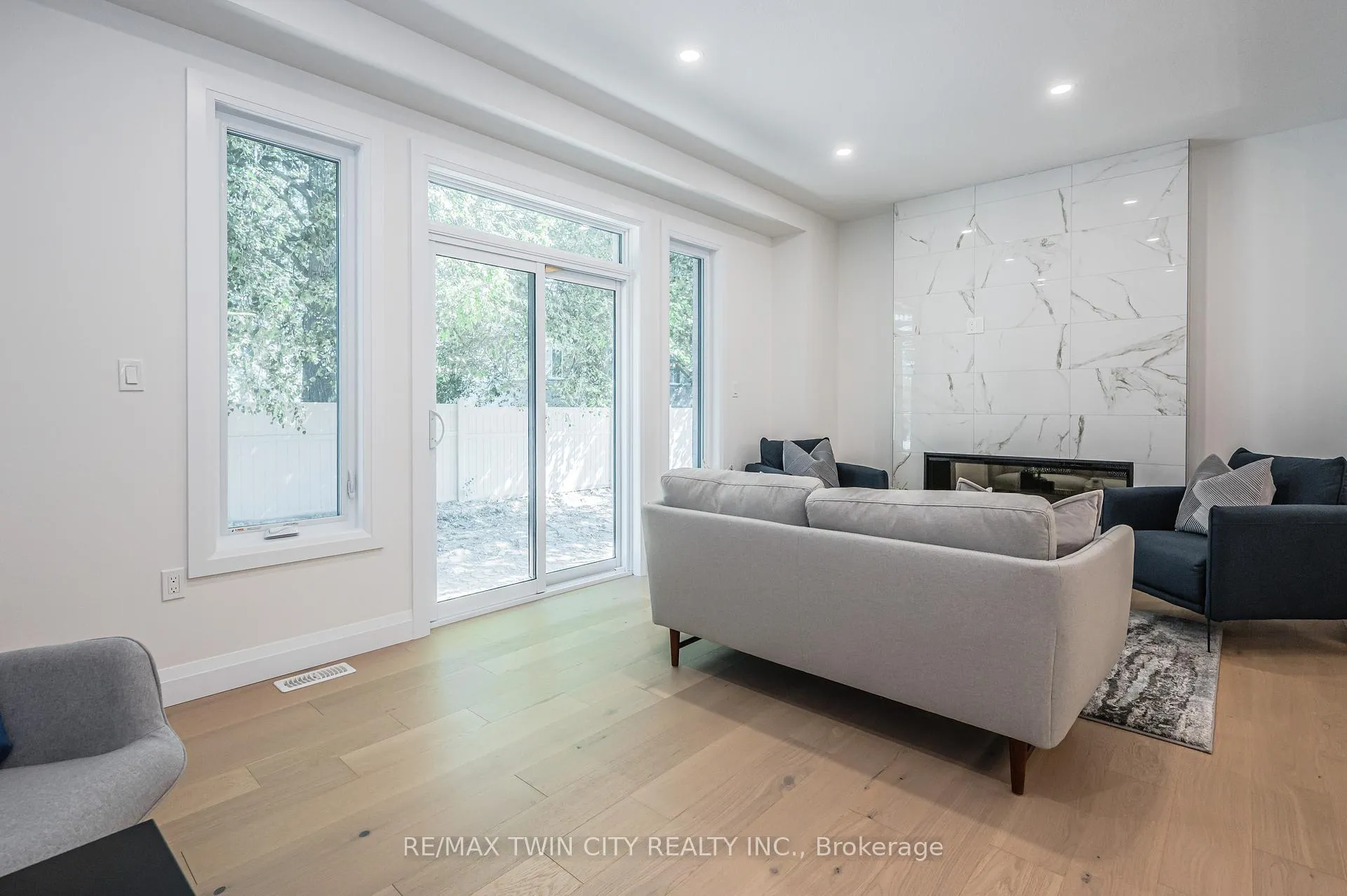 Photo 4 of Unit 68, 143 Elgin Street N, Cambridge — HOMEH