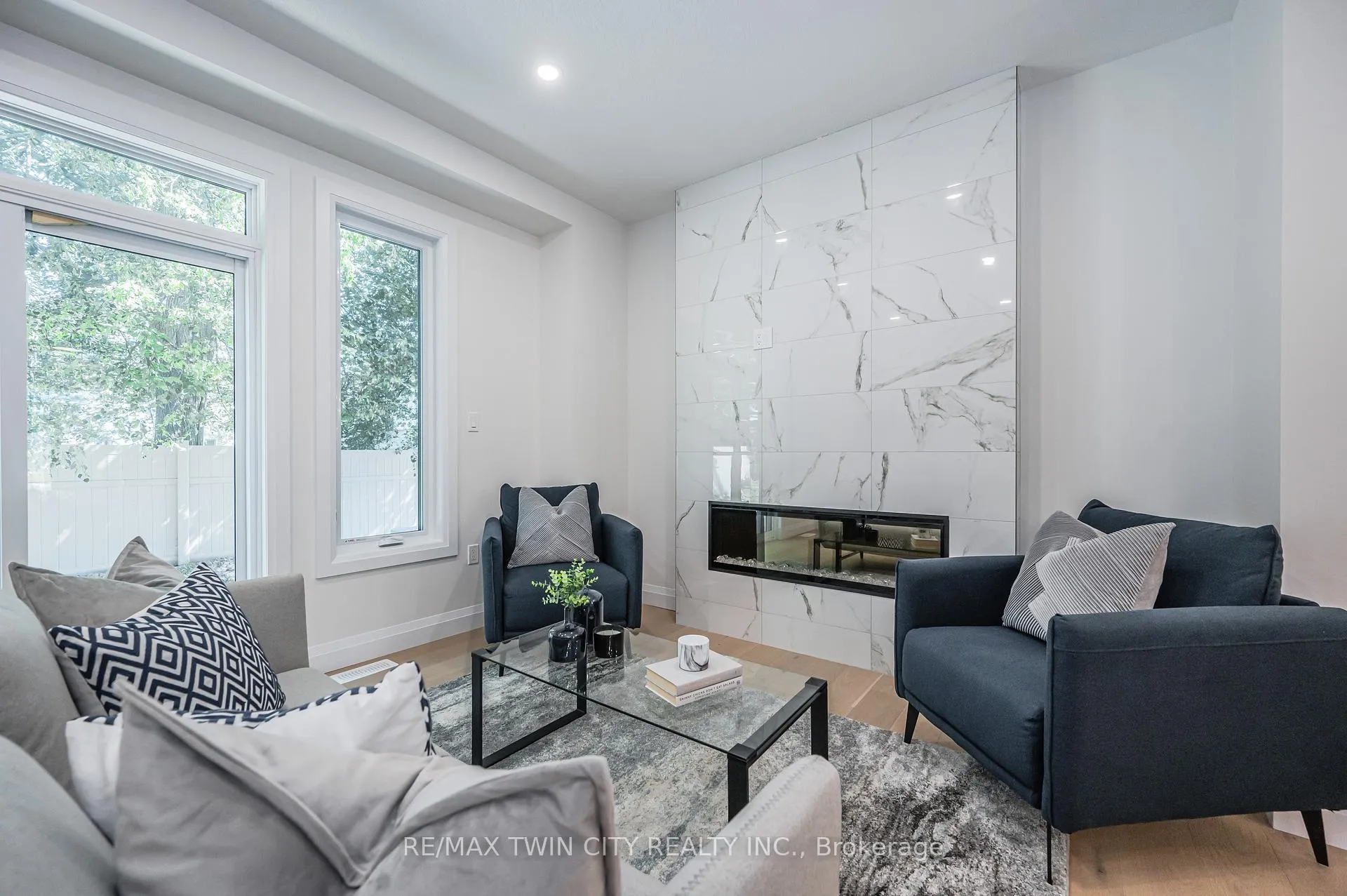 Photo 6 of Unit 68, 143 Elgin Street N, Cambridge — HOMEH
