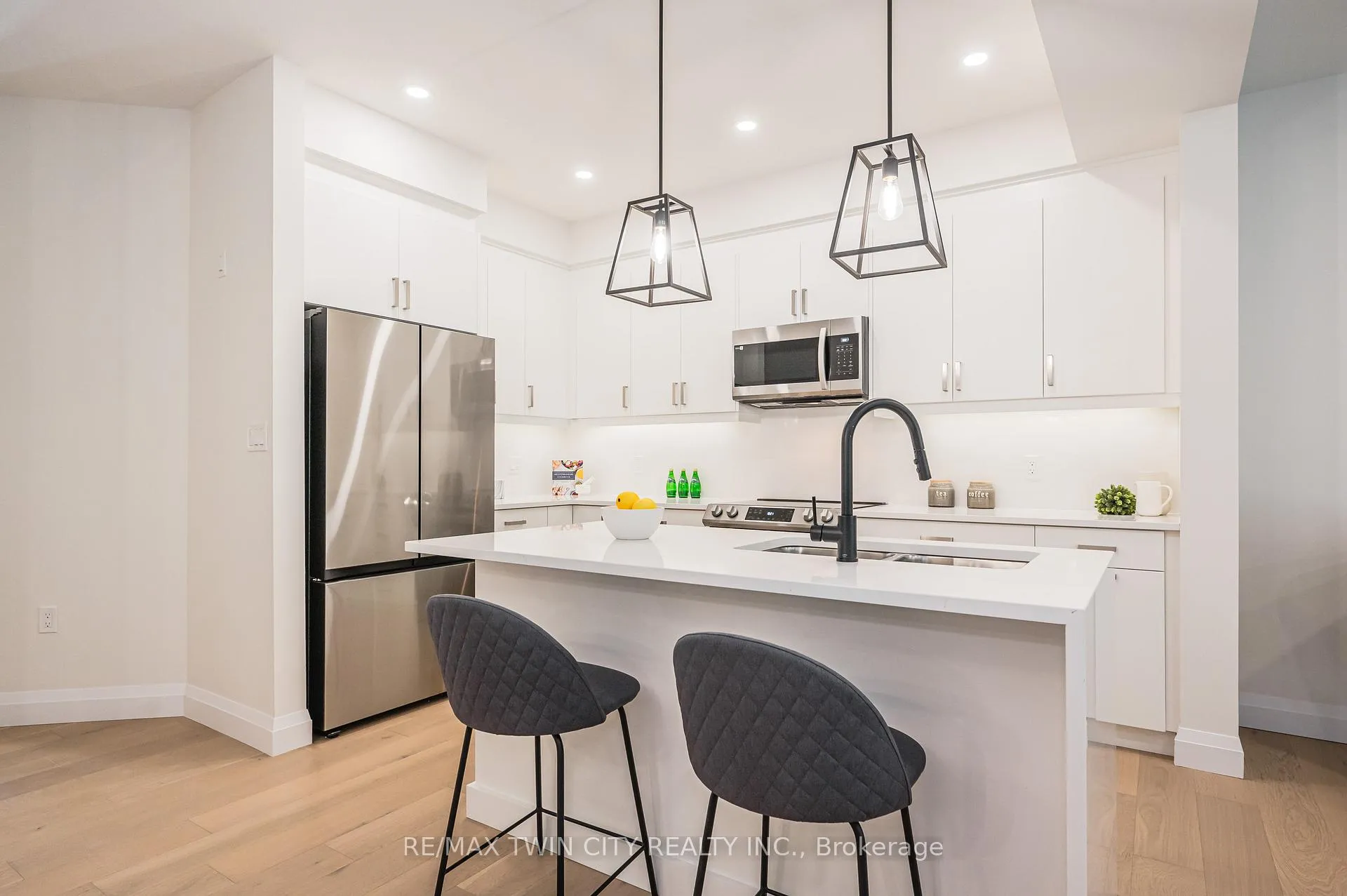Photo 11 of Unit 68, 143 Elgin Street N, Cambridge — HOMEH