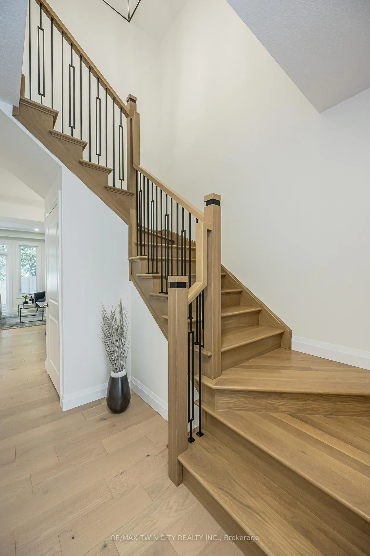 Photo 17 of Unit 68, 143 Elgin Street N, Cambridge — HOMEH