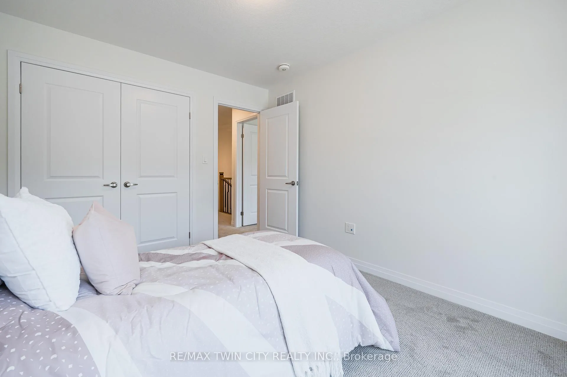 Photo 19 of Unit 68, 143 Elgin Street N, Cambridge — HOMEH