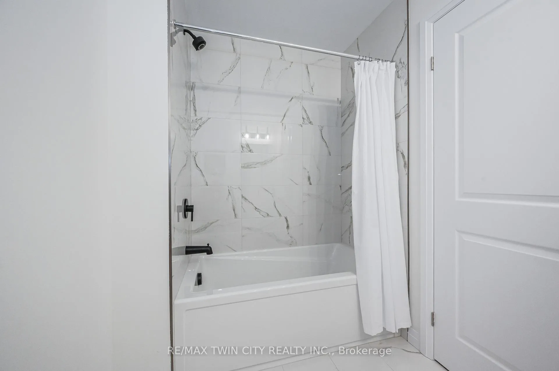 Photo 23 of Unit 68, 143 Elgin Street N, Cambridge — HOMEH