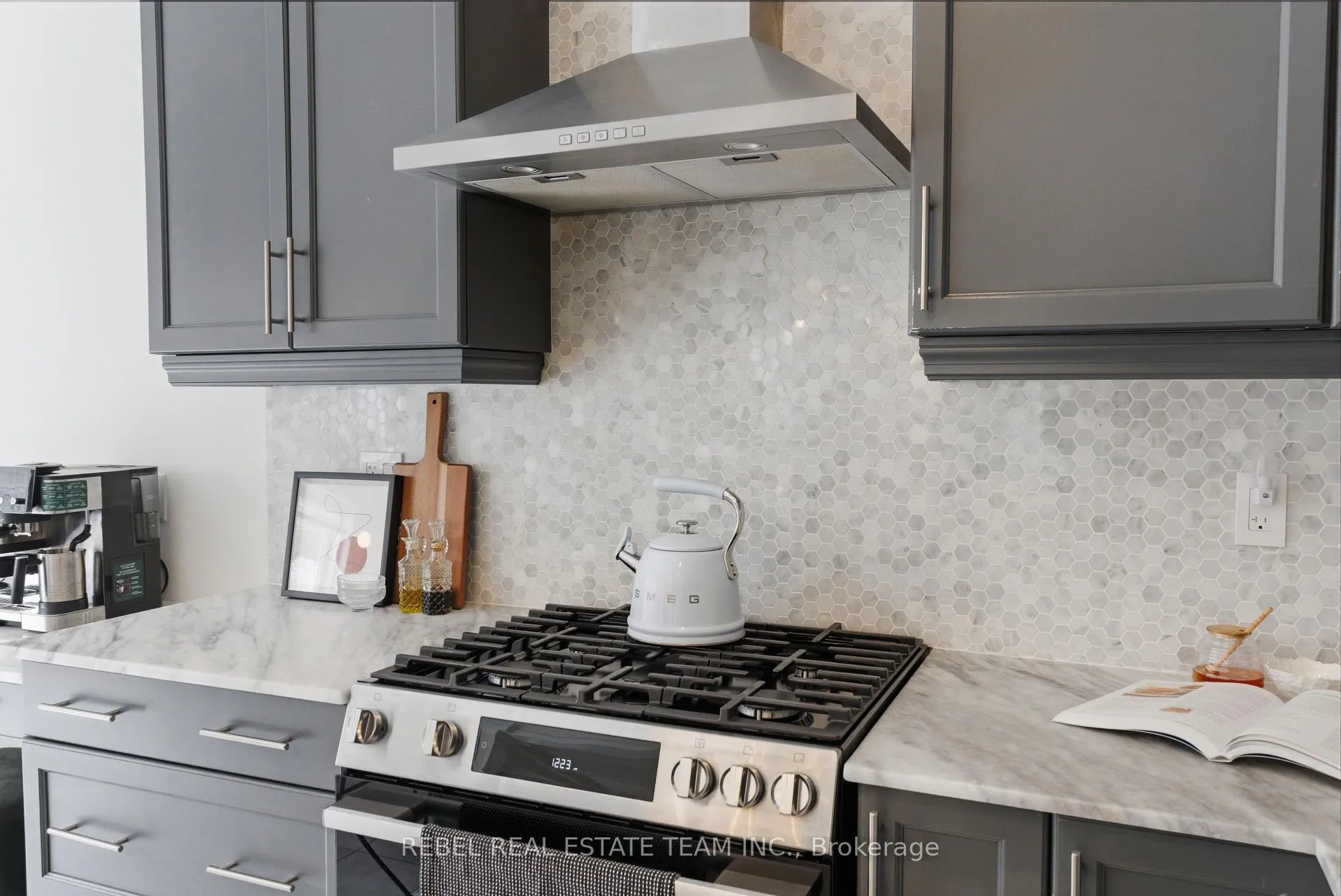 Photo 12 of 15 William Fair Drive, Clarington, Bowmanville — HOMEH