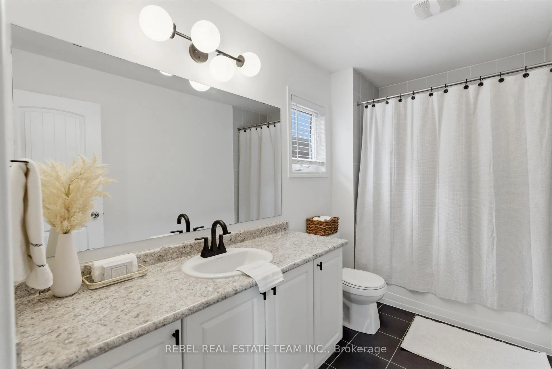 Photo 24 of 15 William Fair Drive, Clarington, Bowmanville — HOMEH
