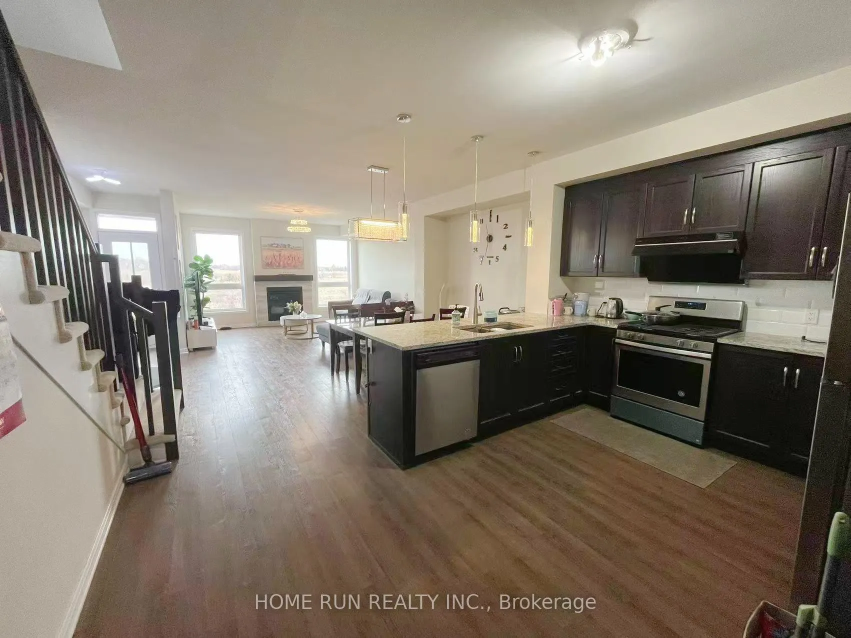 Photo 3 of 100 Escarpment Crescent, Ottawa, Kanata - Kanata Lakes/Heritage Hills — HOMEH