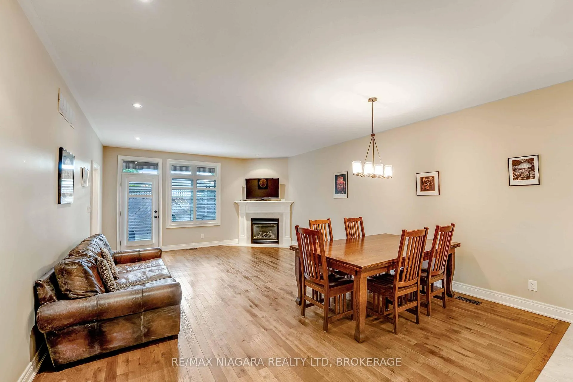 Photo 6 of 24 Emerald Common, St. Catharines, Lakeshore — HOMEH