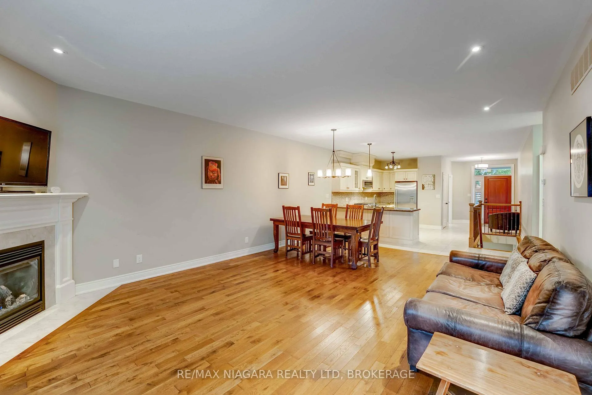 Photo 7 of 24 Emerald Common, St. Catharines, Lakeshore — HOMEH