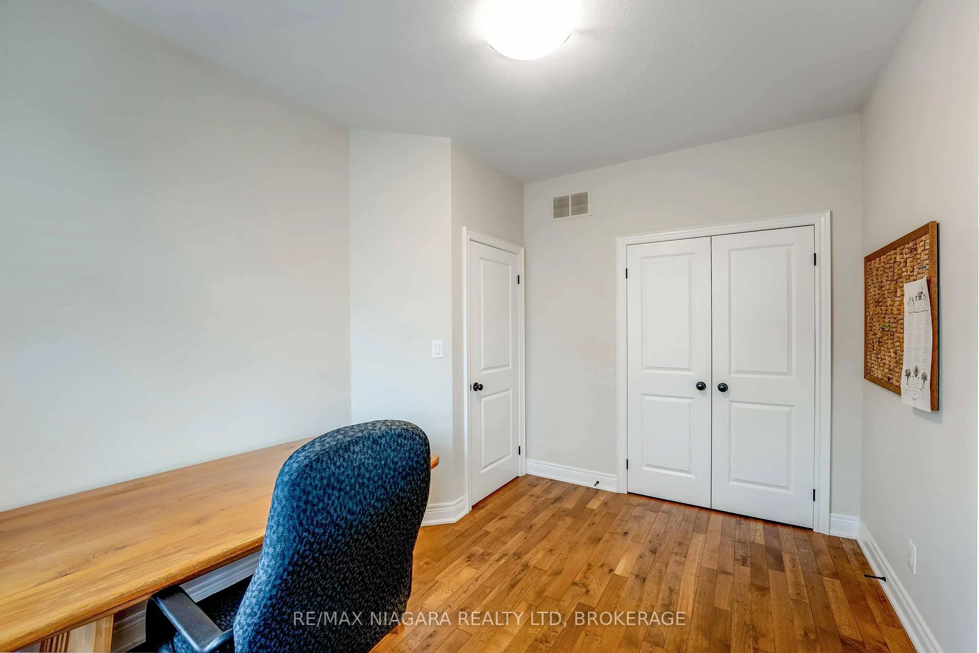 Photo 14 of 24 Emerald Common, St. Catharines, Lakeshore — HOMEH