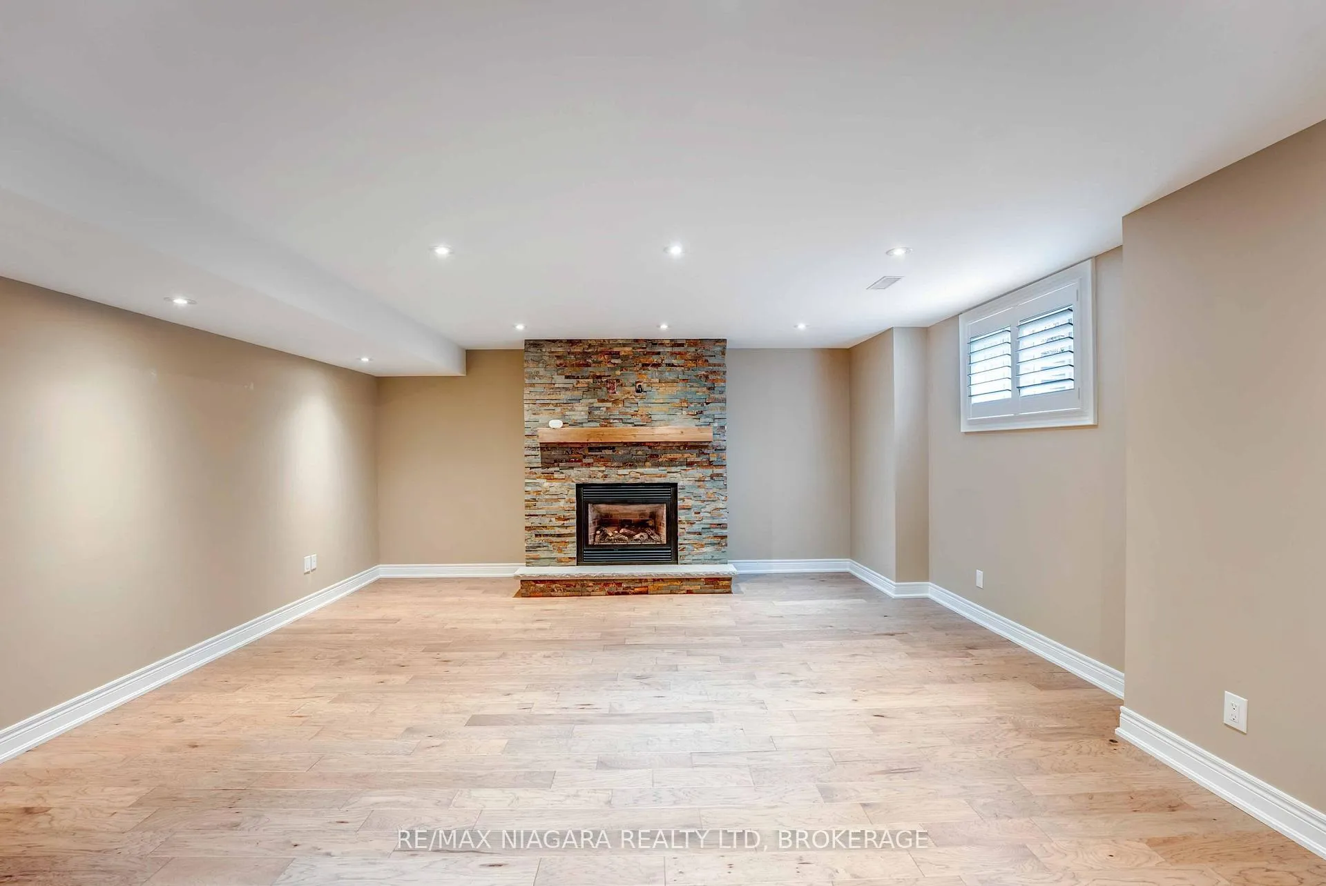 Photo 19 of 24 Emerald Common, St. Catharines, Lakeshore — HOMEH