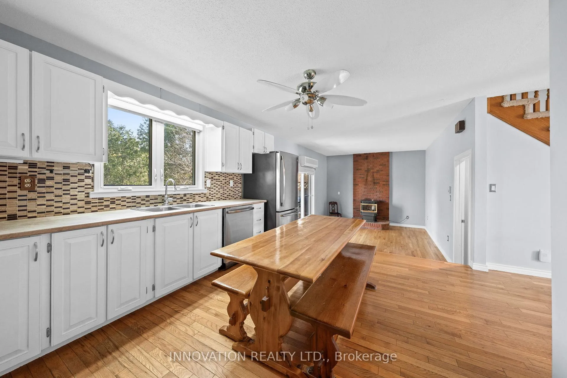 Photo 10 of 114 Poole Street, Ottawa, Fitzroy — HOMEH