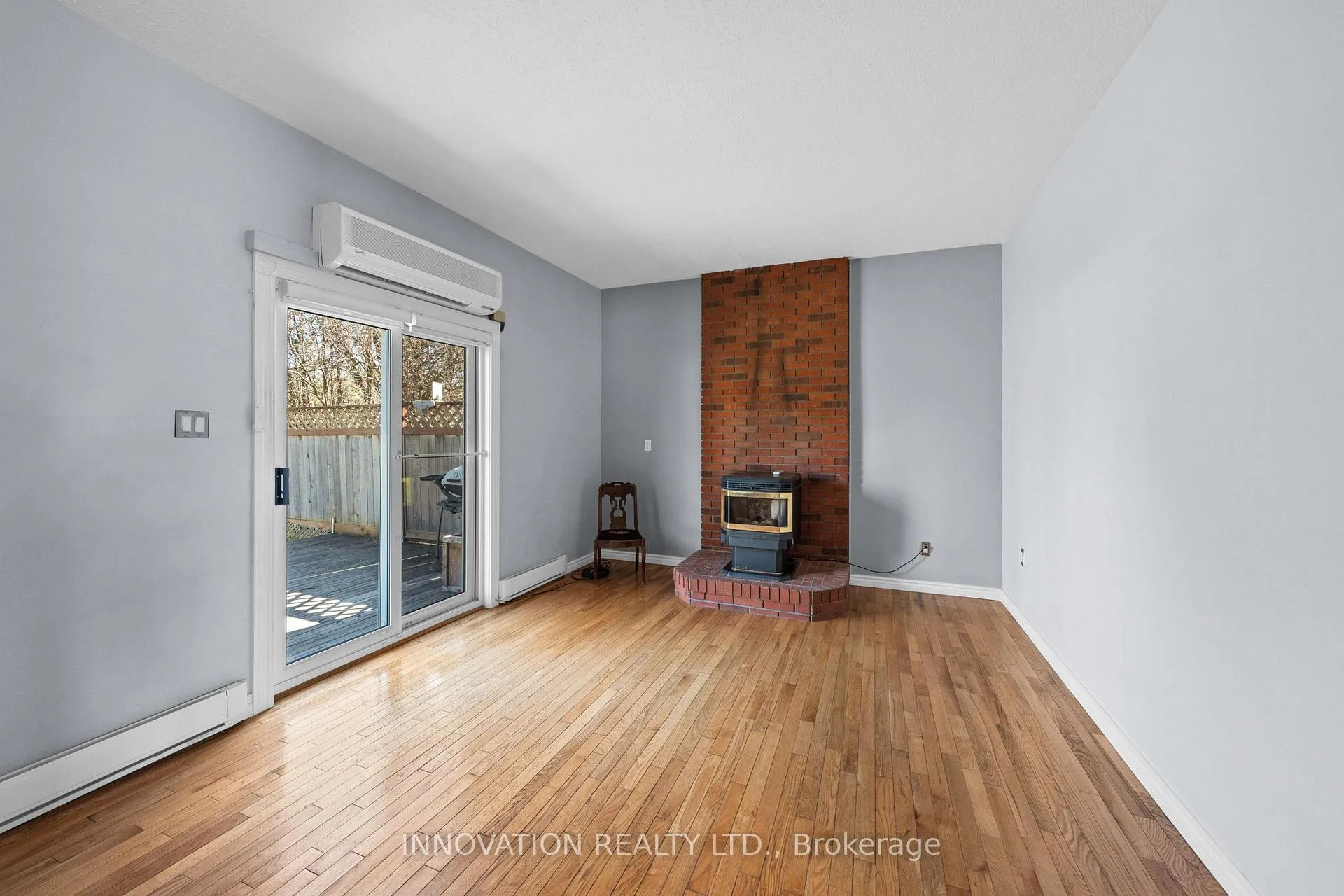 Photo 12 of 114 Poole Street, Ottawa, Fitzroy — HOMEH