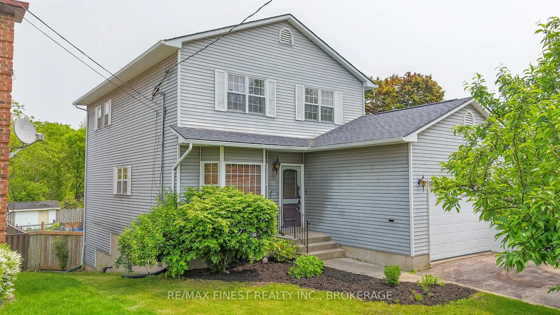 Photo 1 of 465 William Street S, Gananoque — HOMEH