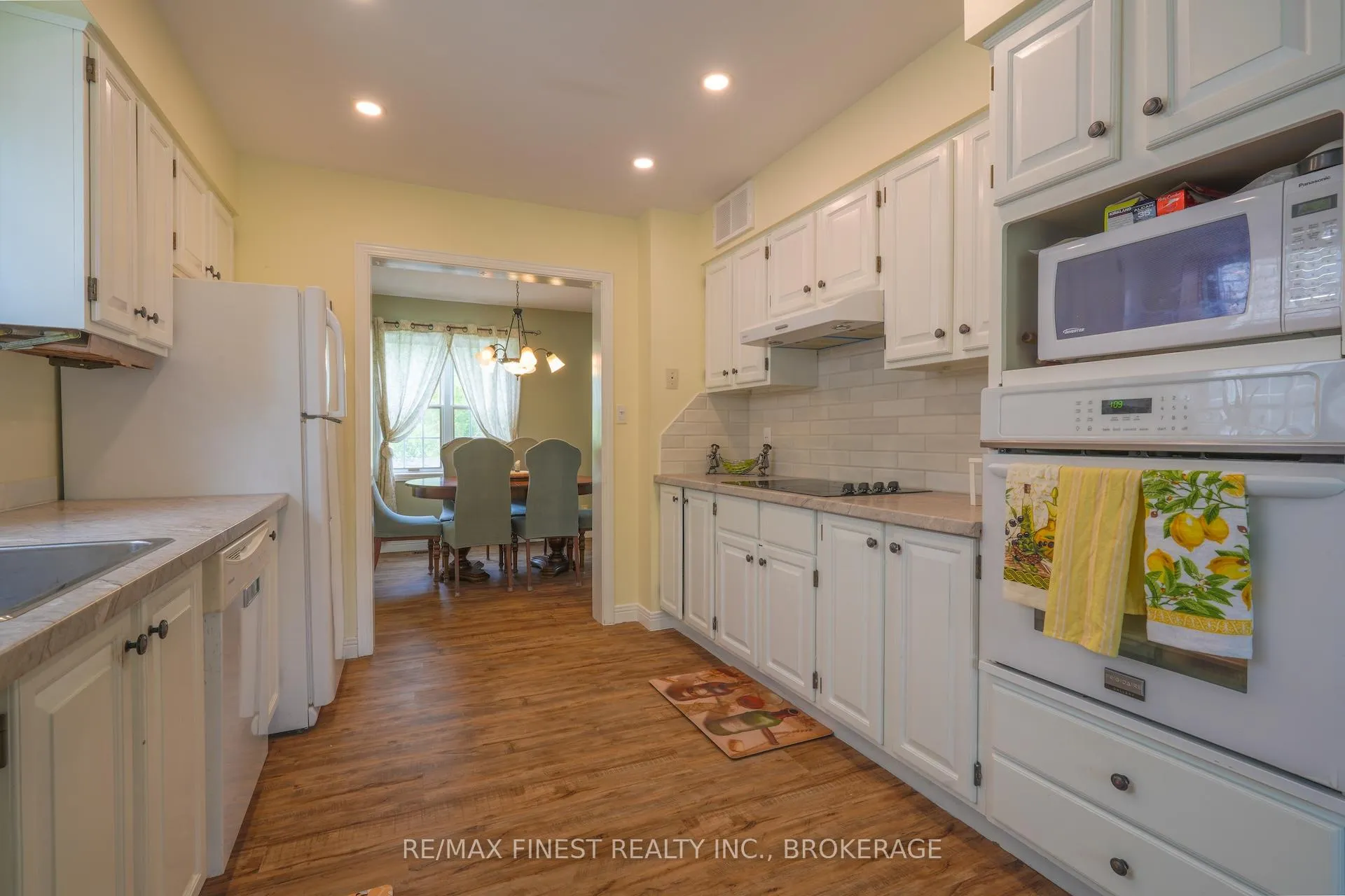 Photo 10 of 465 William Street S, Gananoque — HOMEH