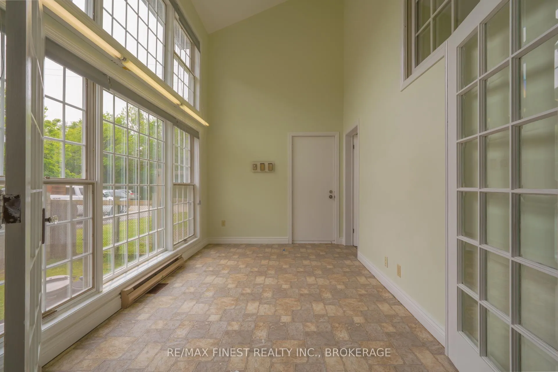 Photo 17 of 465 William Street S, Gananoque — HOMEH