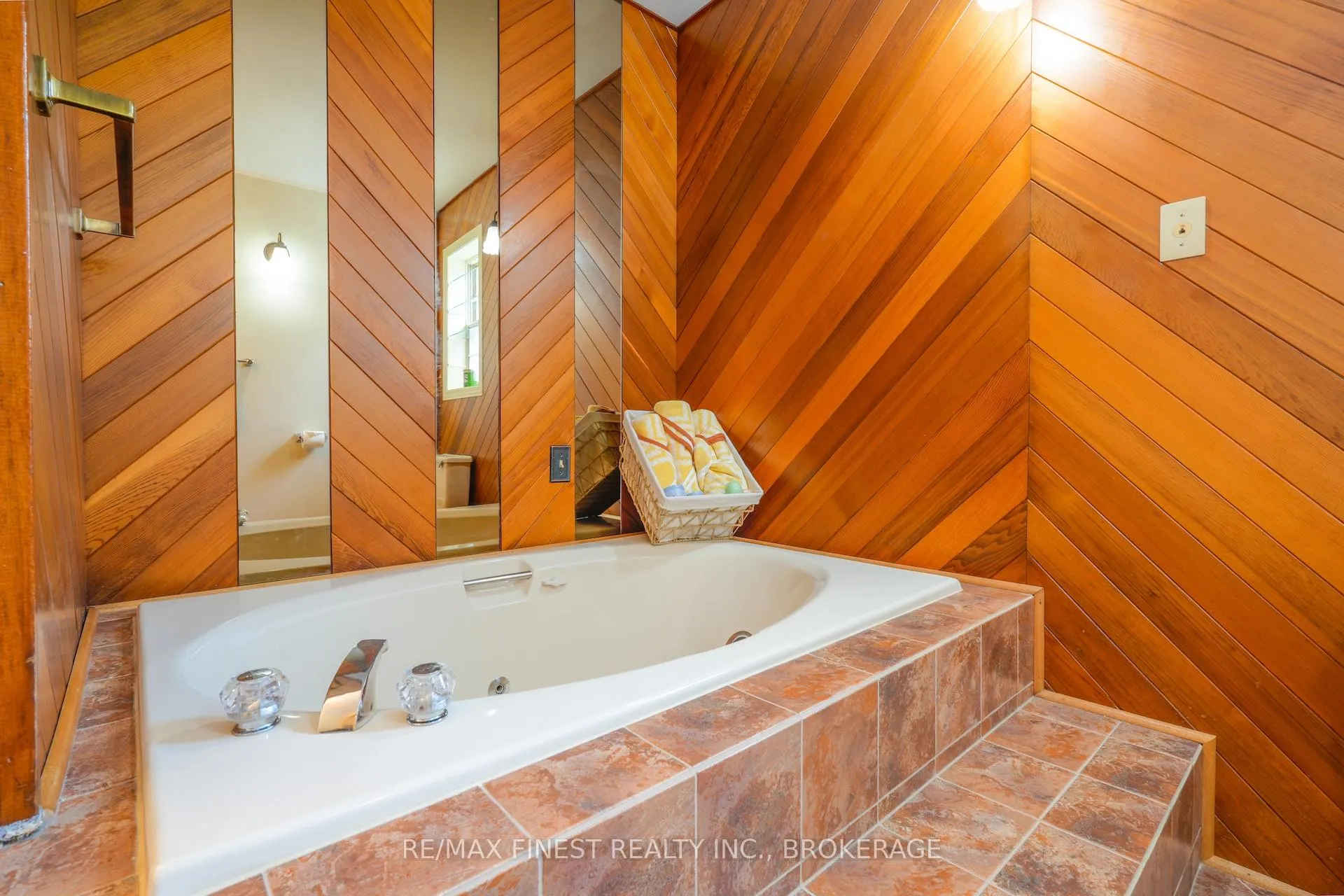 Photo 25 of 465 William Street S, Gananoque — HOMEH