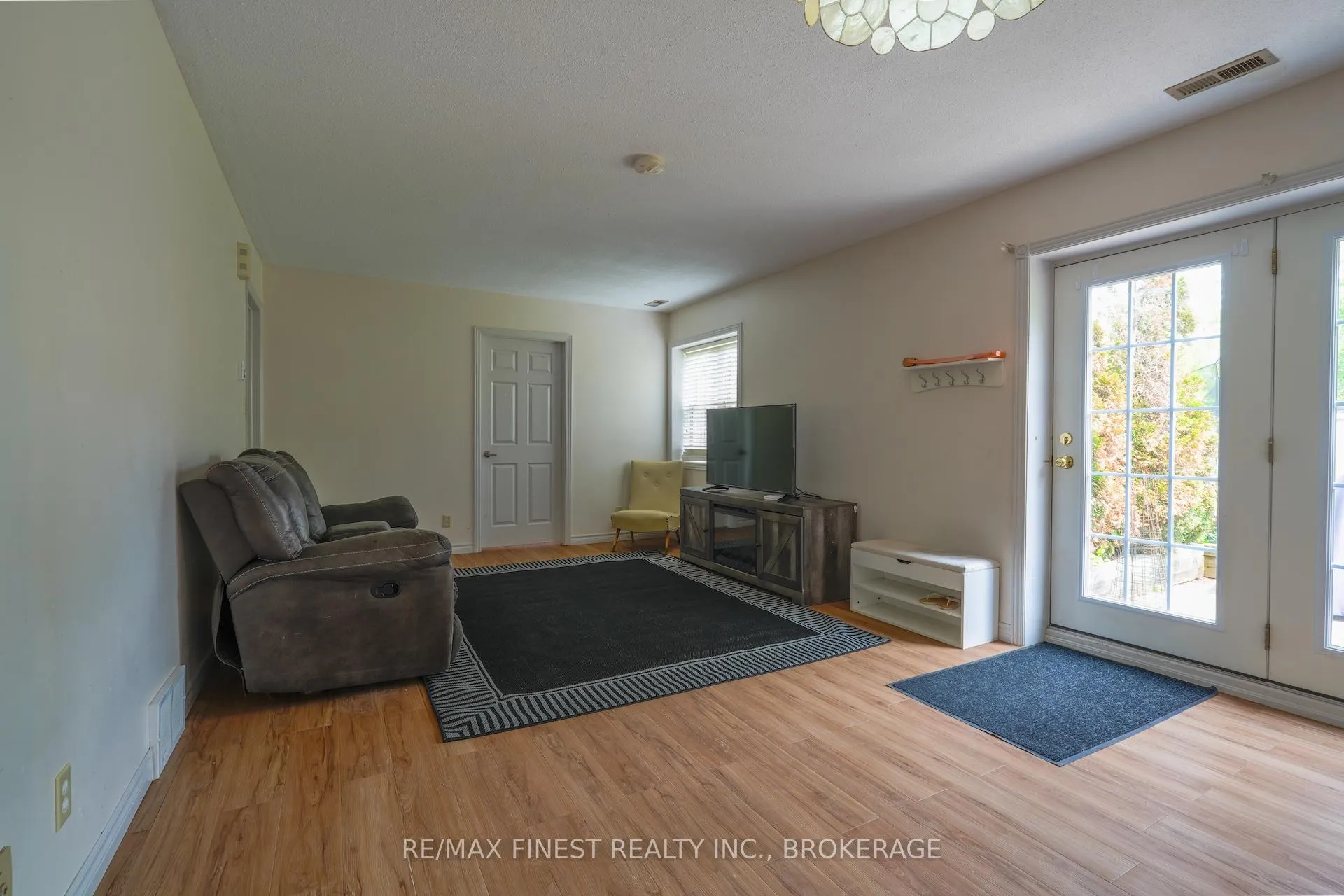 Photo 29 of 465 William Street S, Gananoque — HOMEH