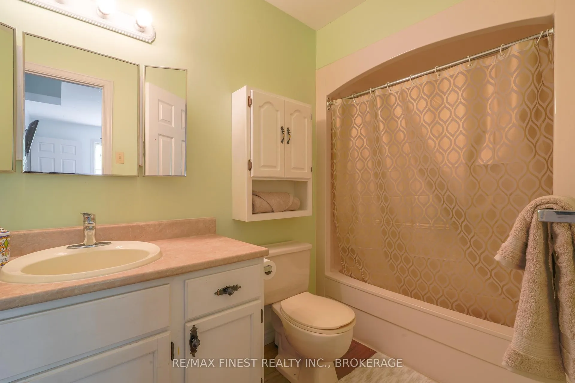 Photo 32 of 465 William Street S, Gananoque — HOMEH