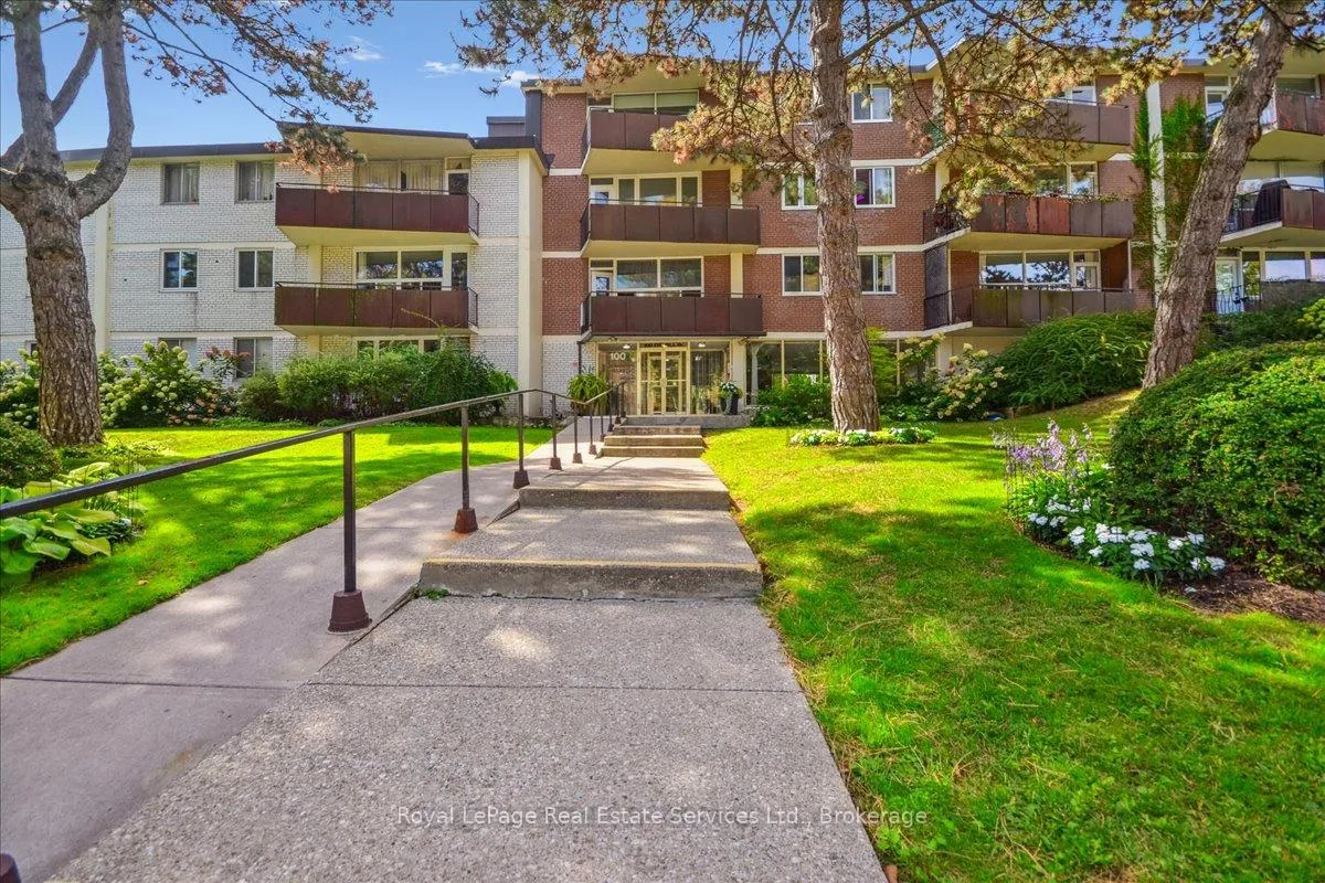 Photo 2 of Unit 203, 100 Coe Hill Drive, Toronto, High Park-Swansea — HOMEH