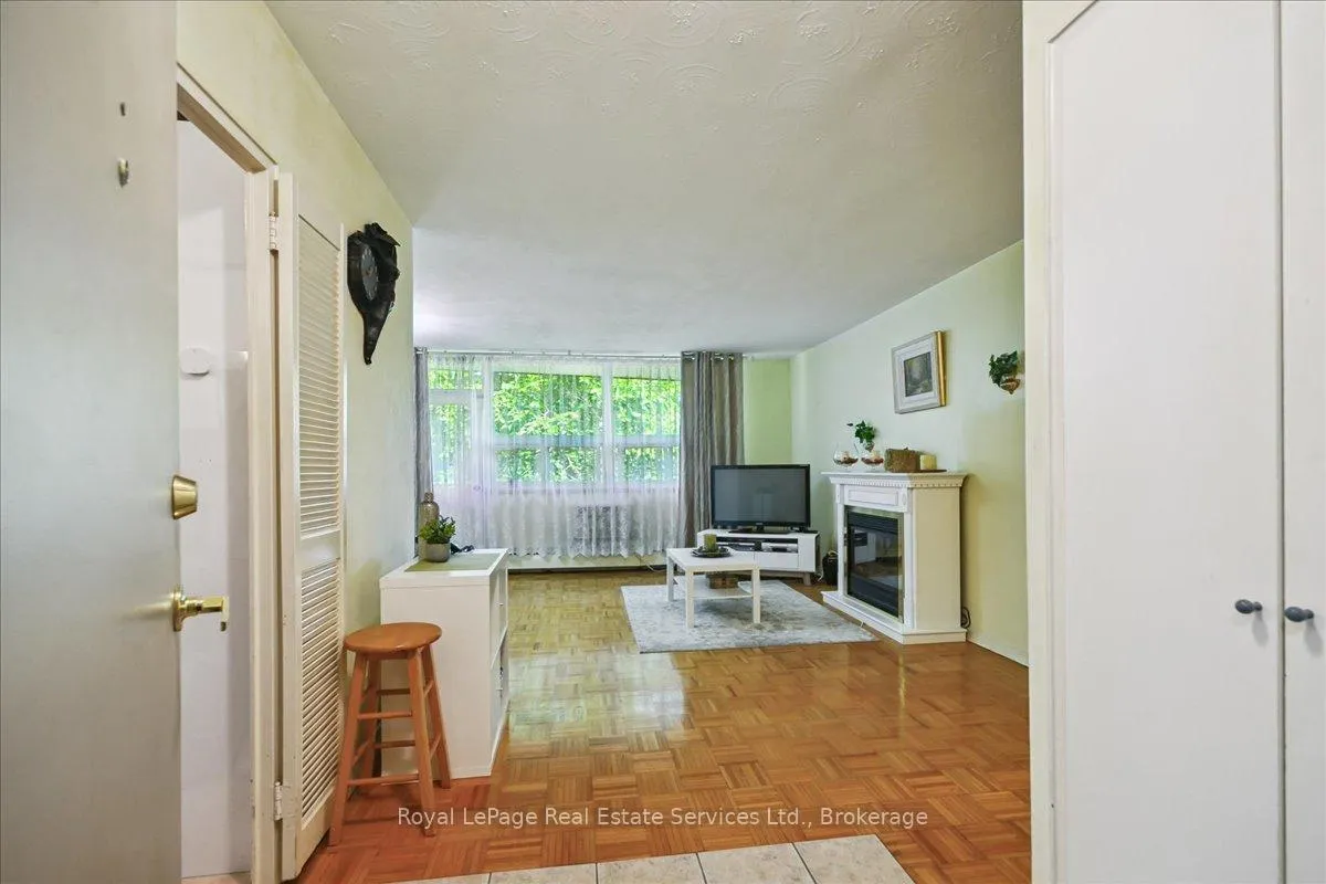 Photo 4 of Unit 203, 100 Coe Hill Drive, Toronto, High Park-Swansea — HOMEH