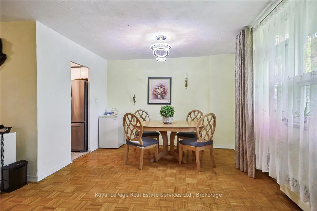 Photo 7 of Unit 203, 100 Coe Hill Drive, Toronto, High Park-Swansea — HOMEH