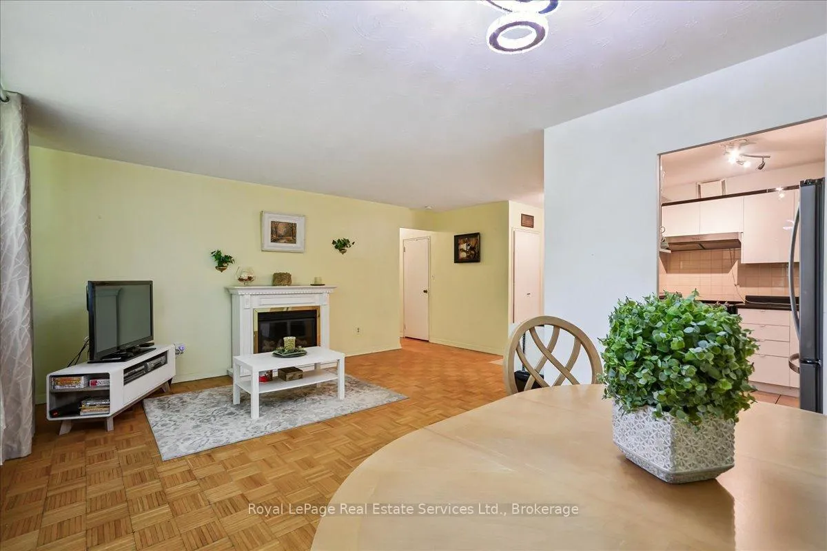 Photo 8 of Unit 203, 100 Coe Hill Drive, Toronto, High Park-Swansea — HOMEH
