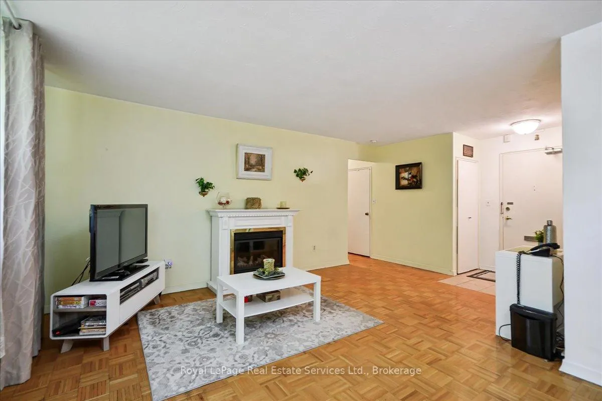Photo 9 of Unit 203, 100 Coe Hill Drive, Toronto, High Park-Swansea — HOMEH